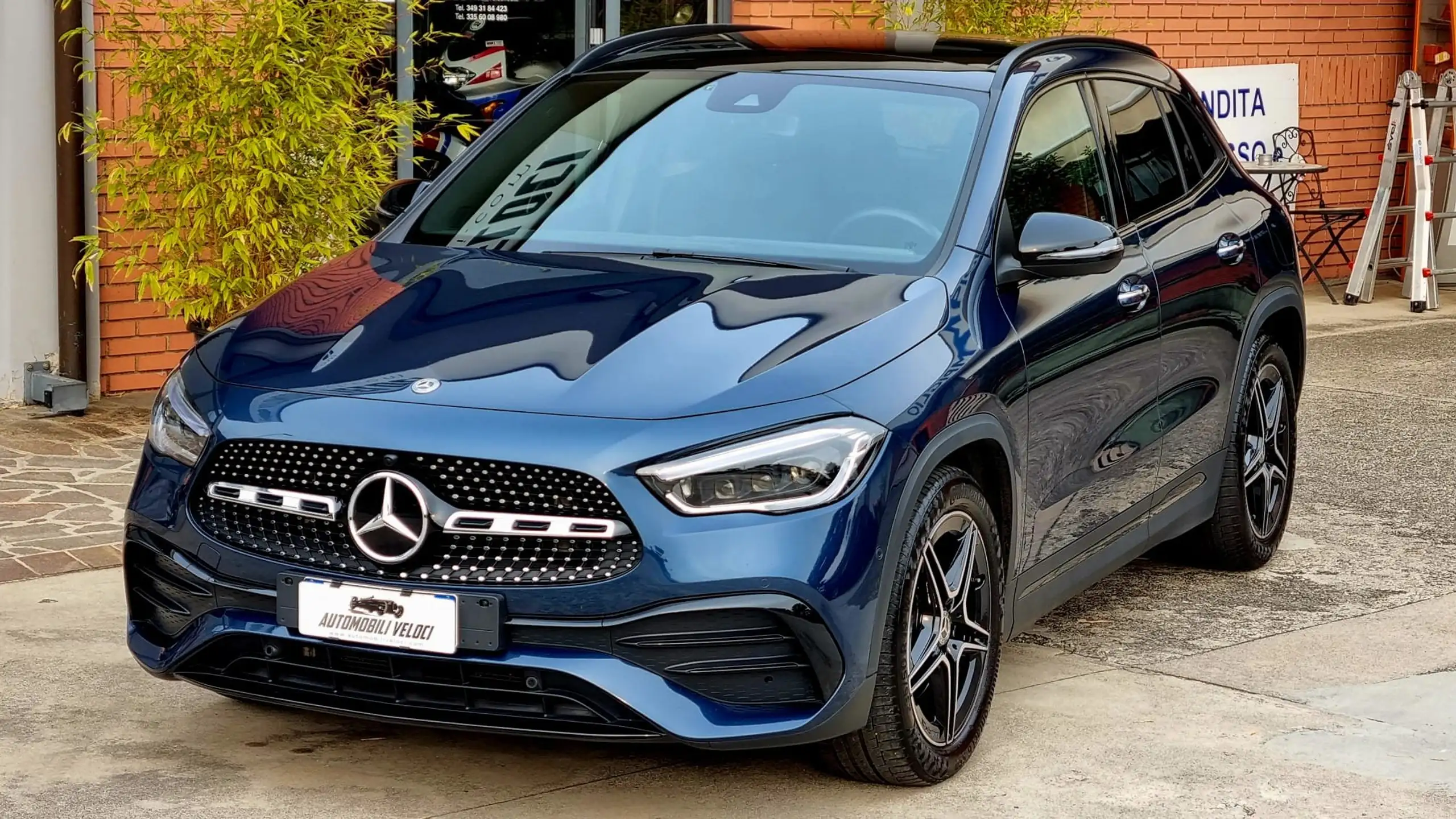 Mercedes-Benz - GLA 220