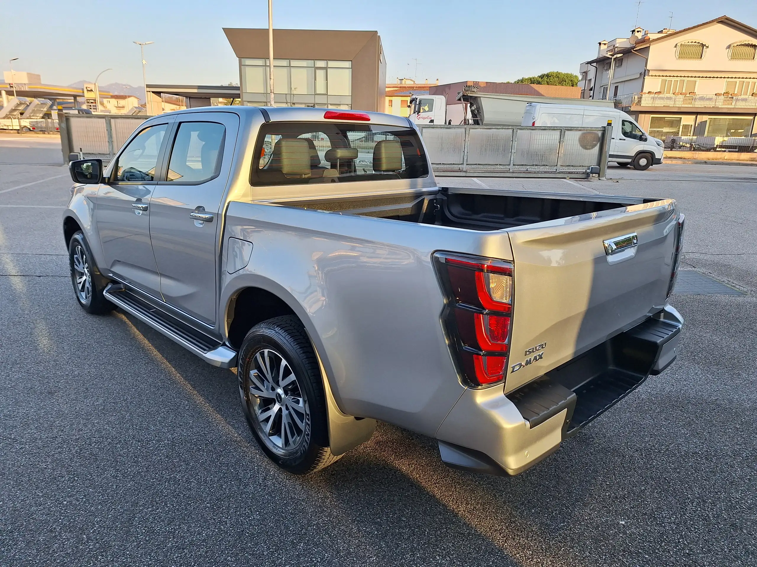 Isuzu - D-Max