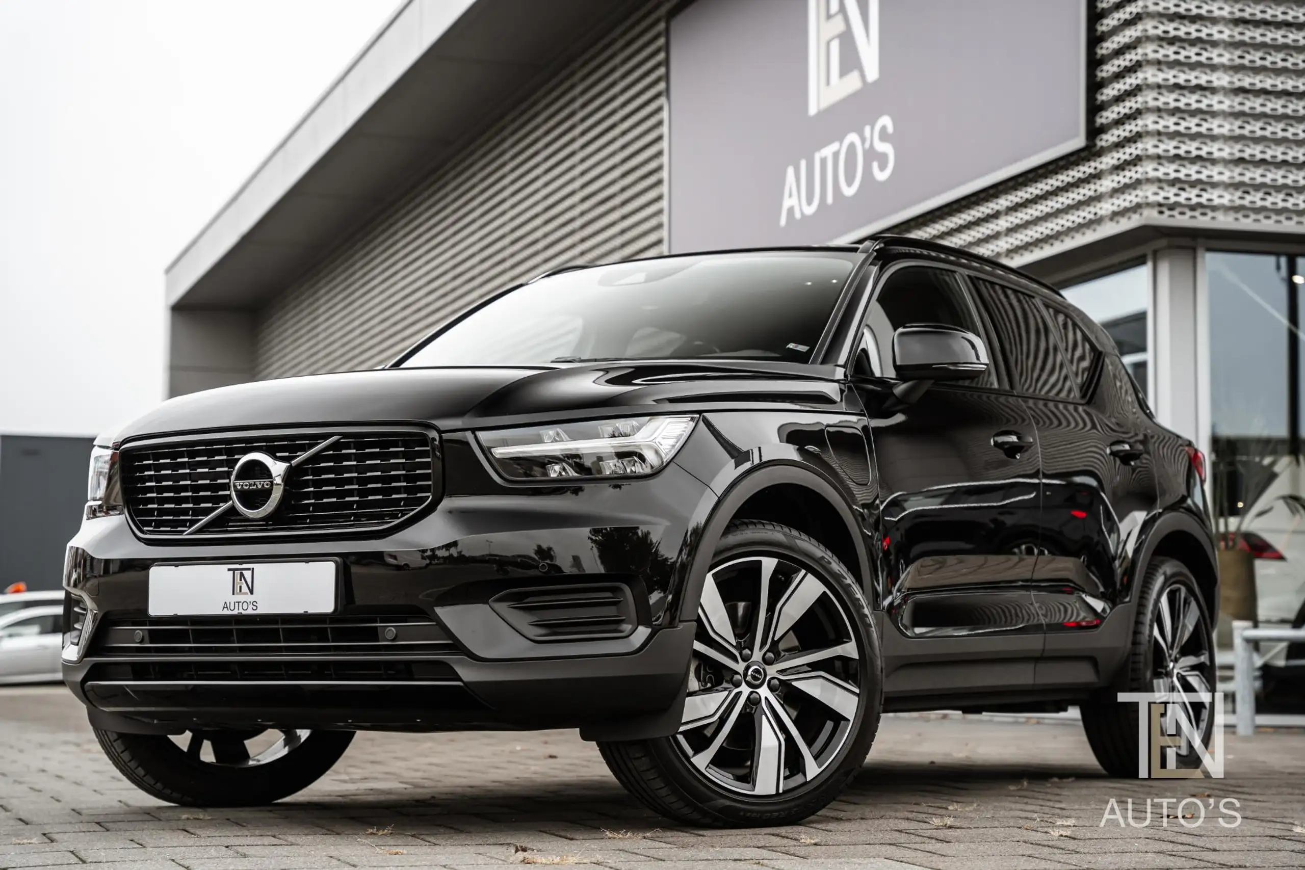 Volvo - XC40