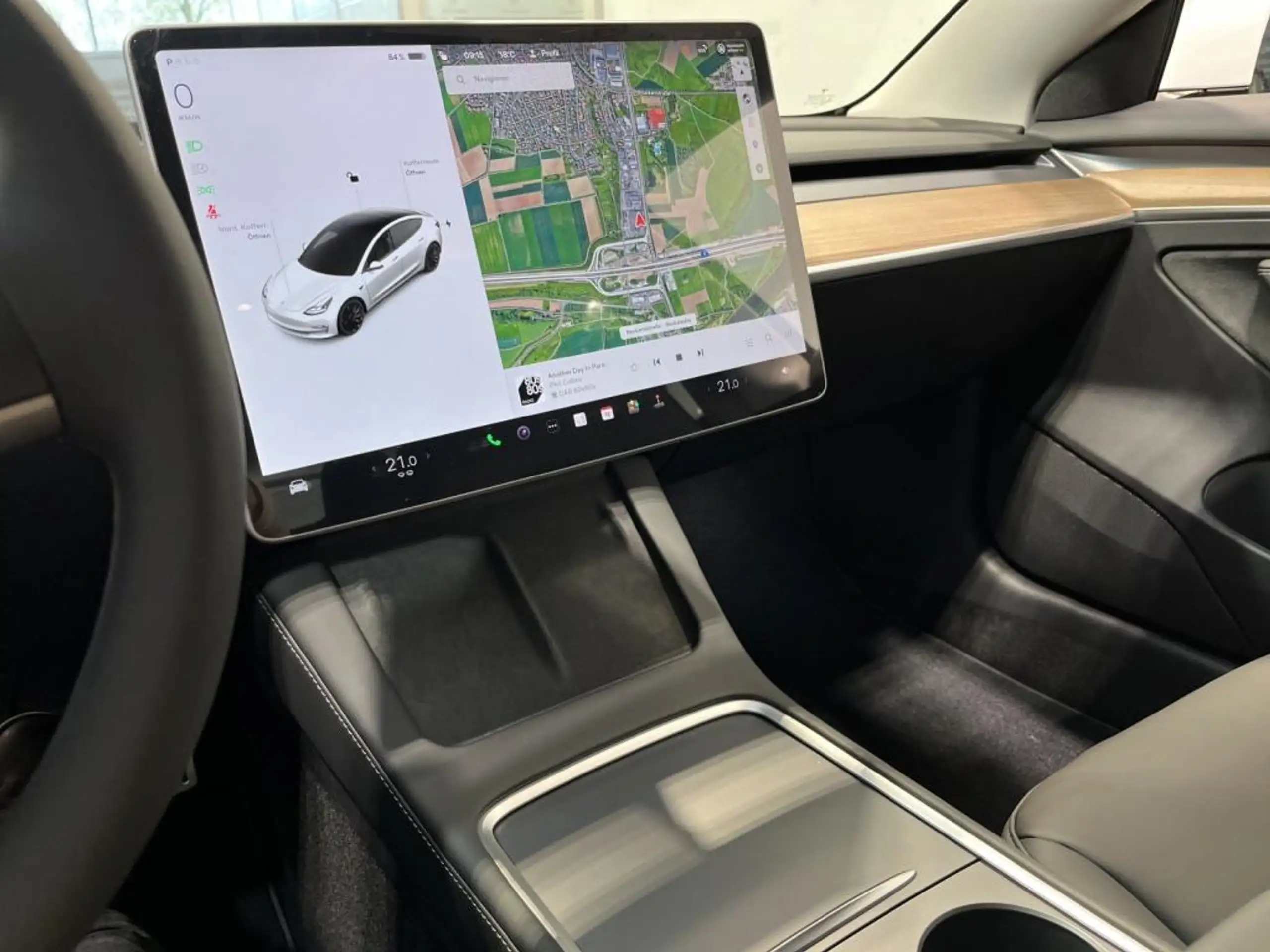 Tesla - Model 3