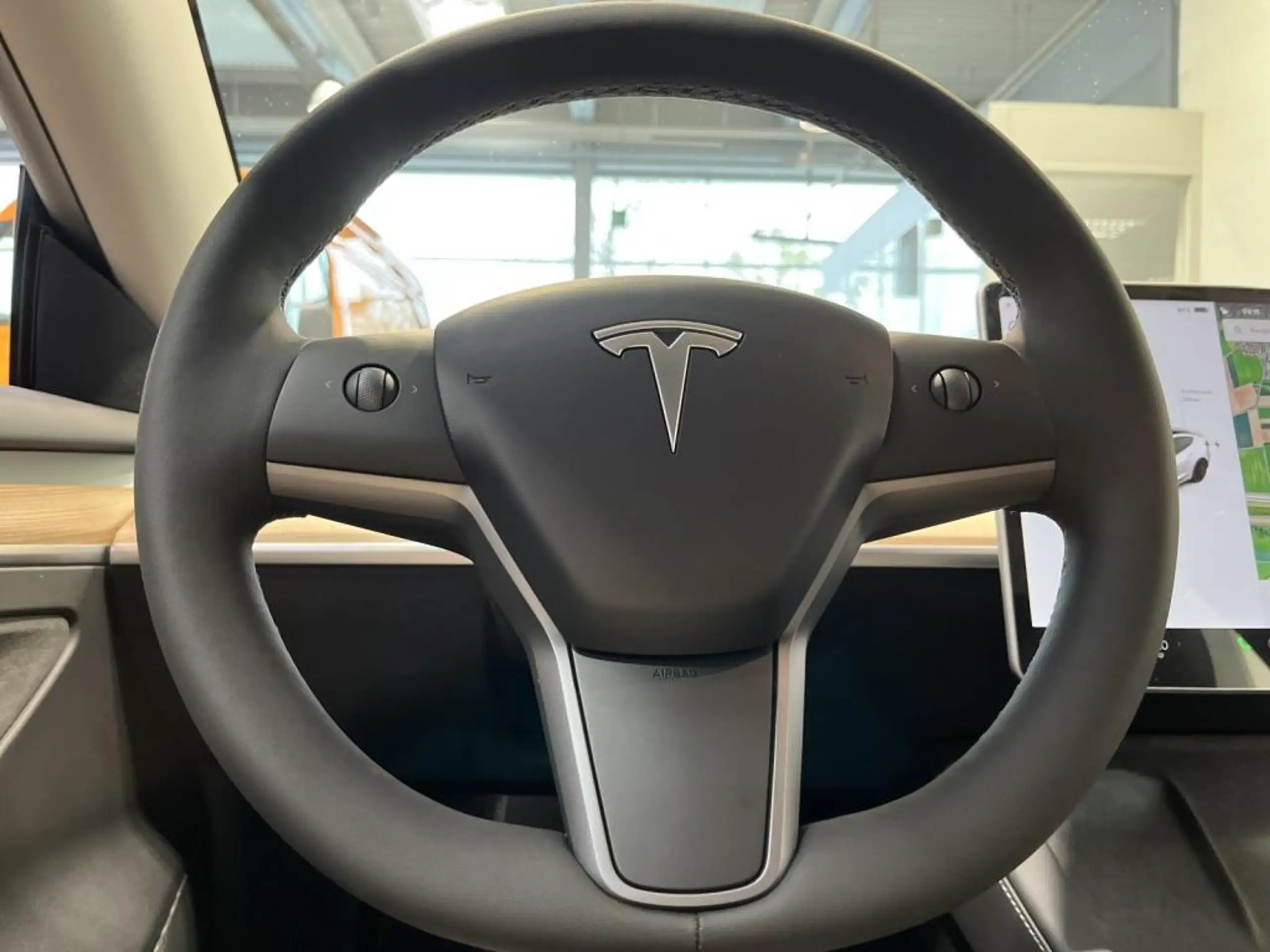 Tesla - Model 3