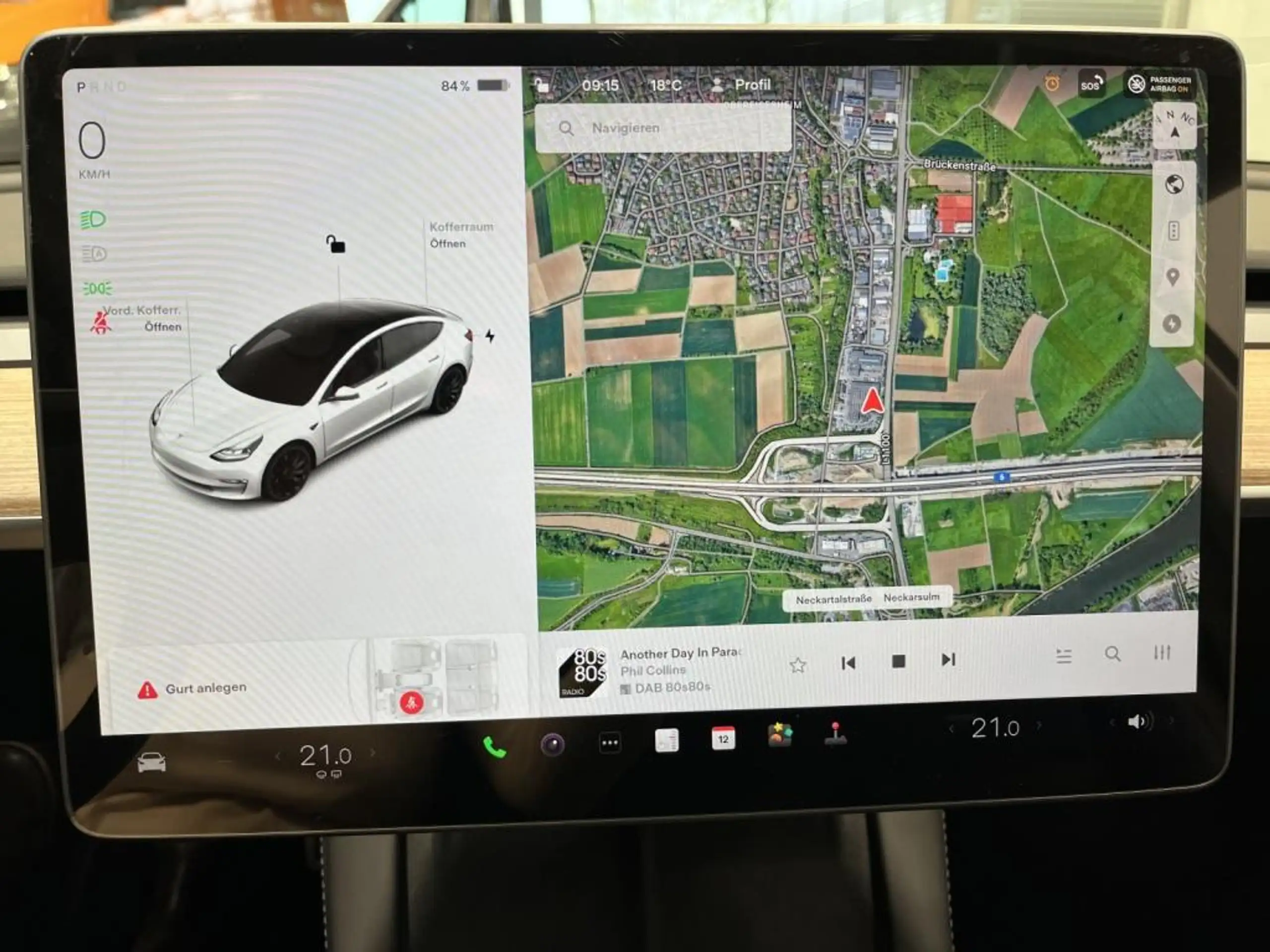 Tesla - Model 3