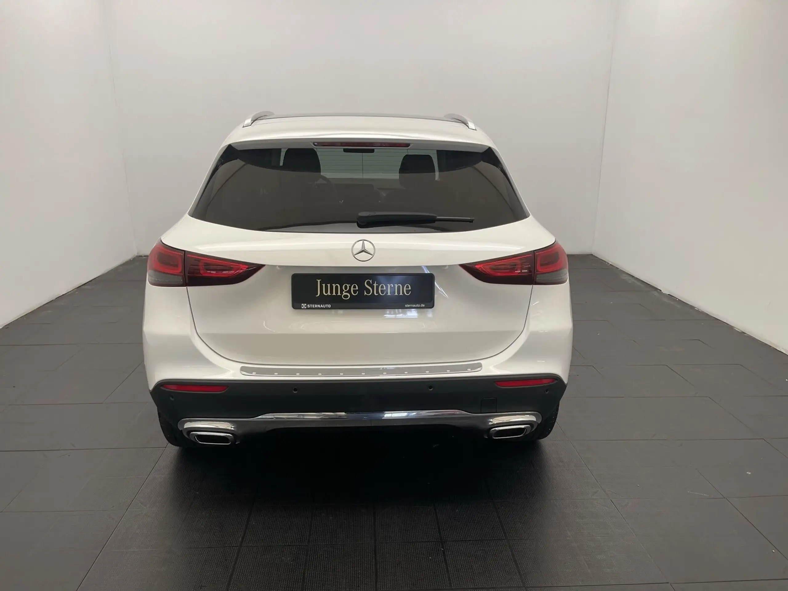 Mercedes-Benz - GLA 200