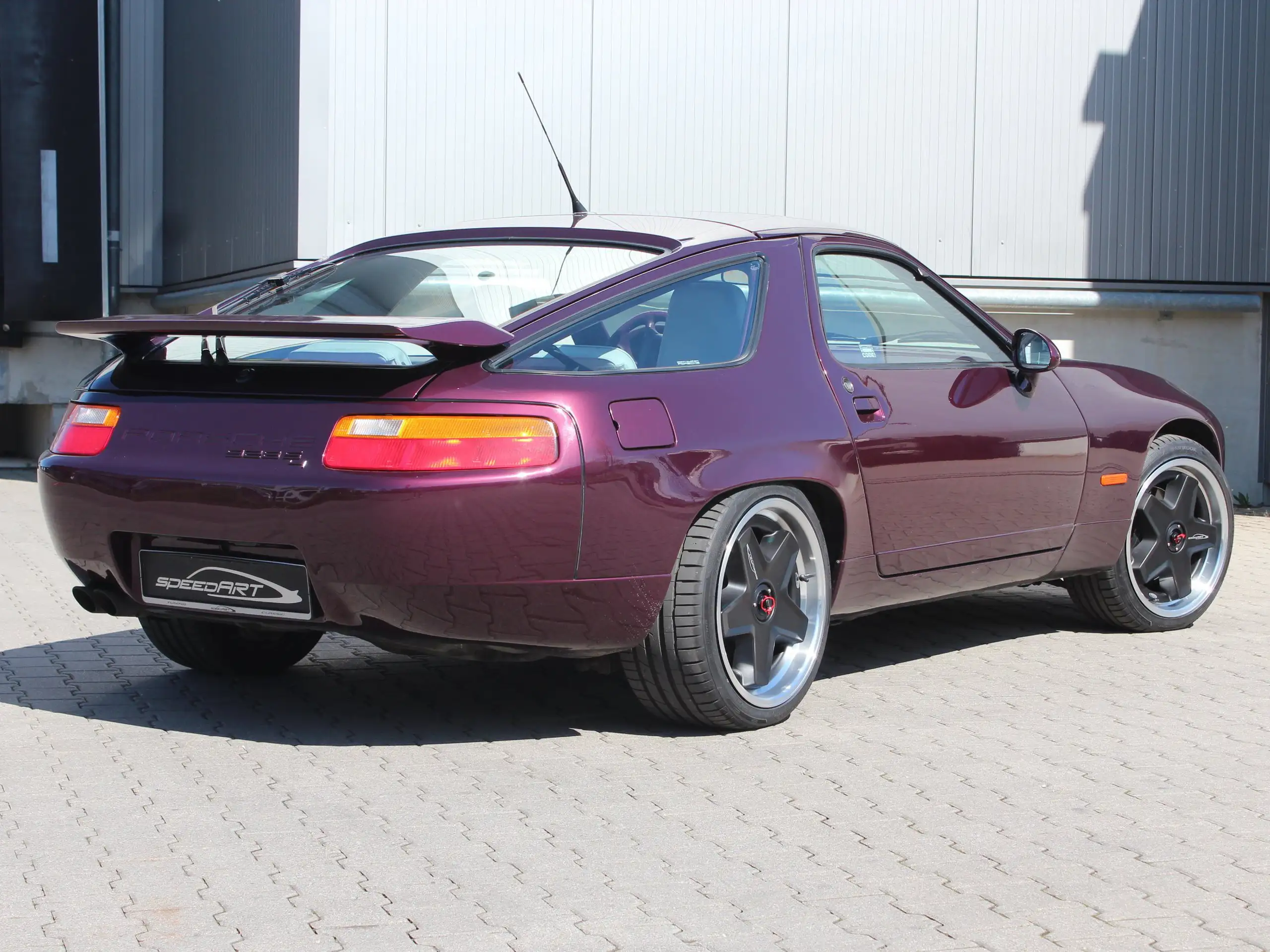 Porsche - 928