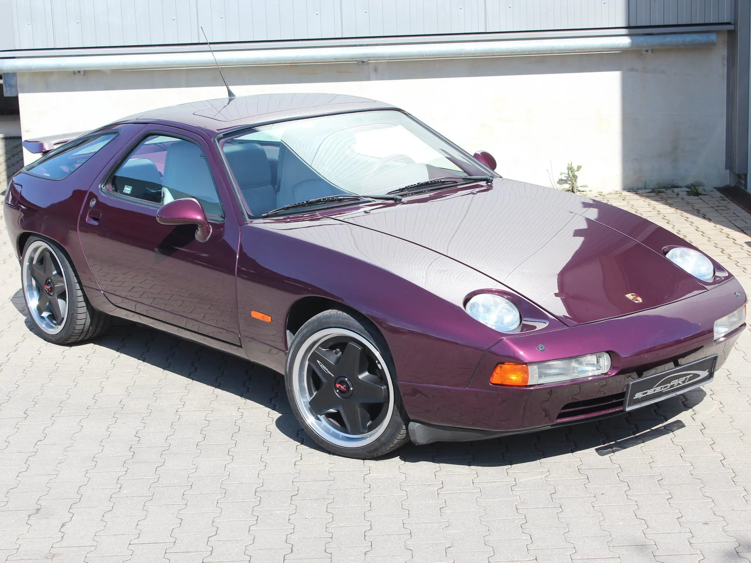 Porsche - 928