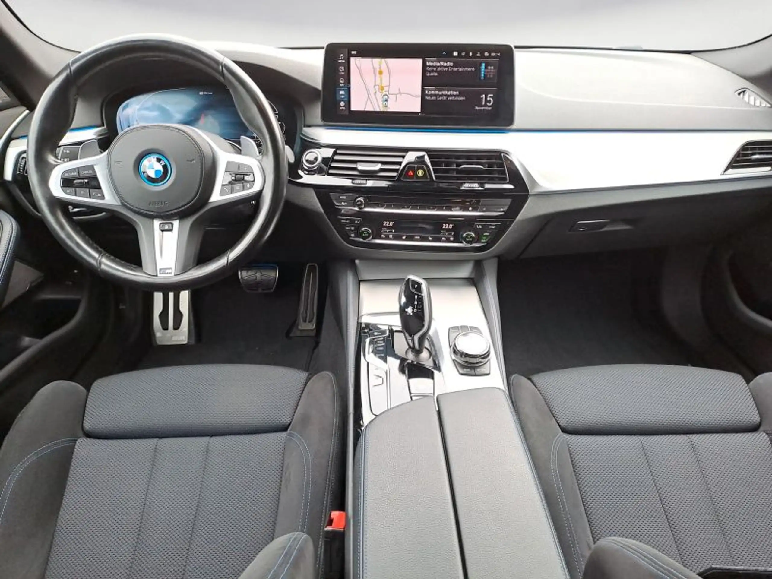 BMW - 530