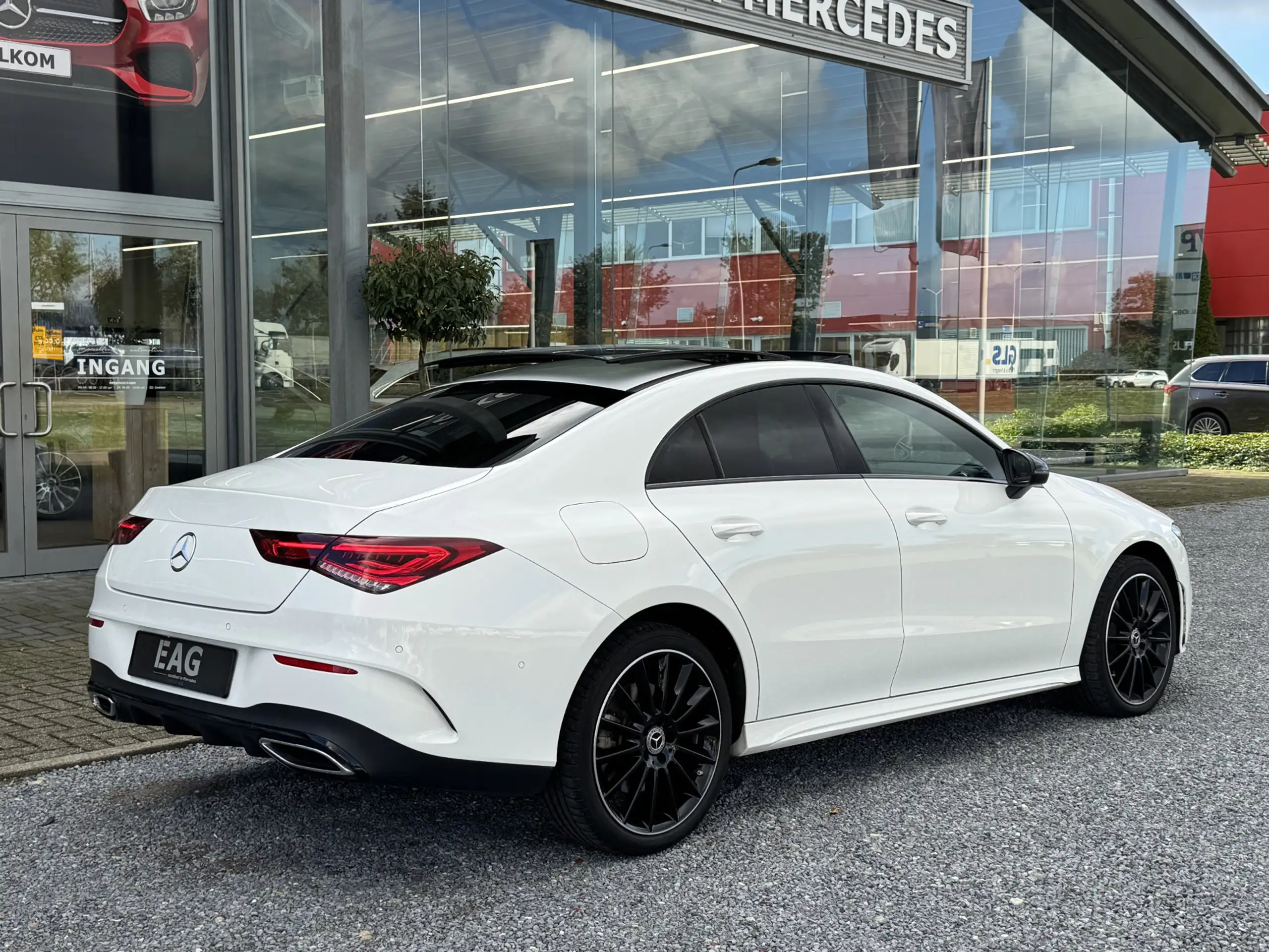 Mercedes-Benz - CLA 250