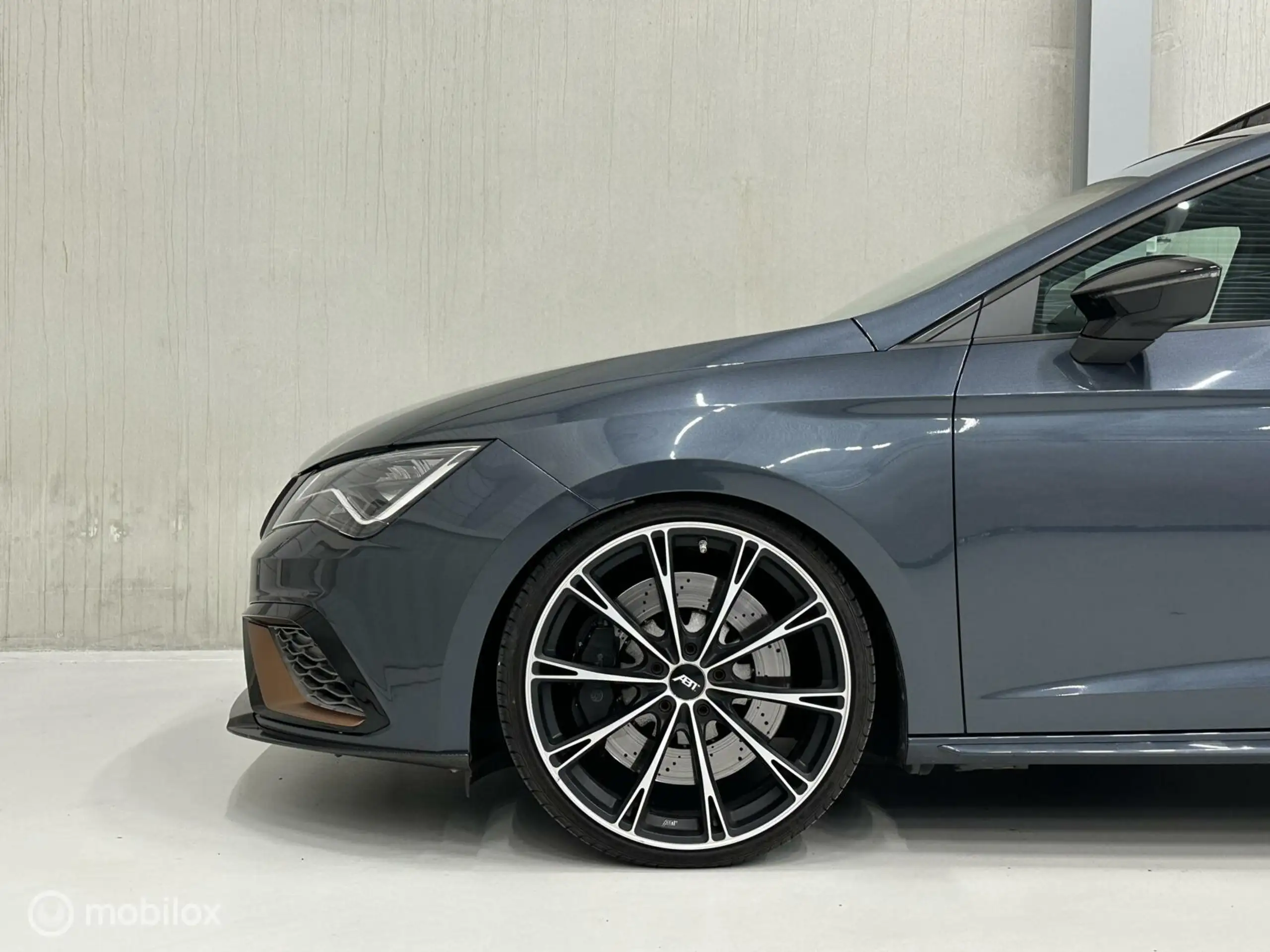 SEAT - Leon