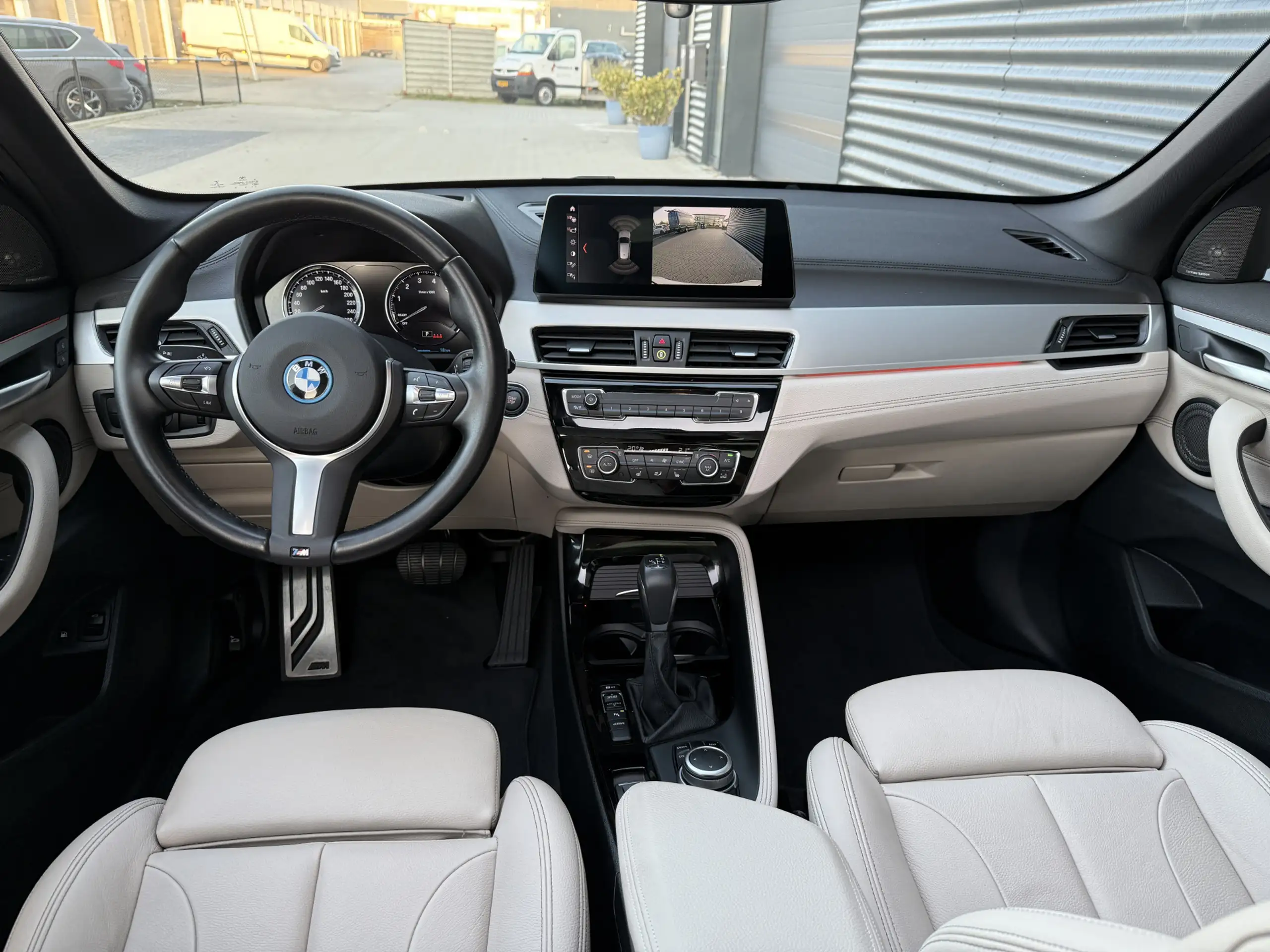 BMW - X1