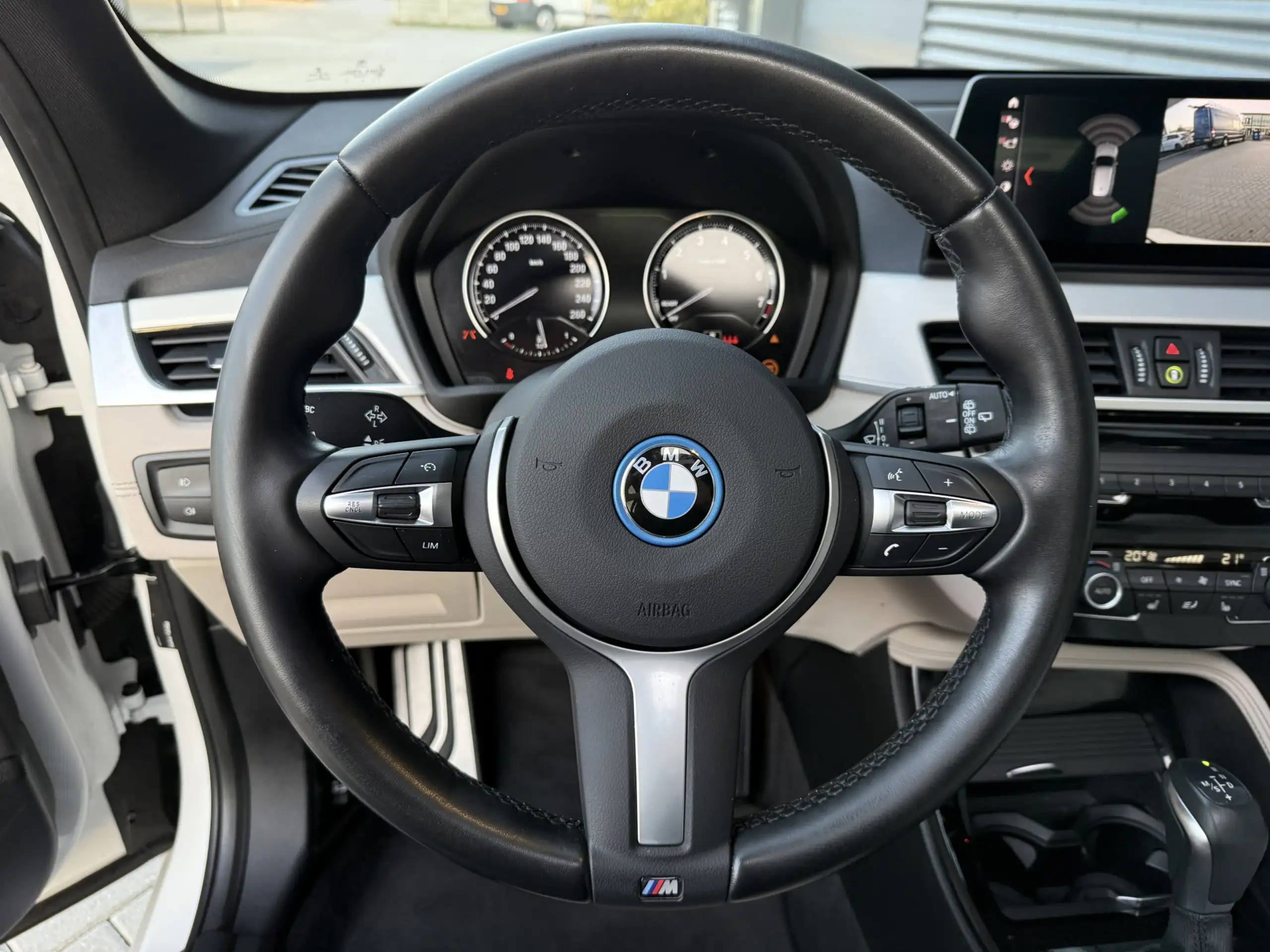 BMW - X1