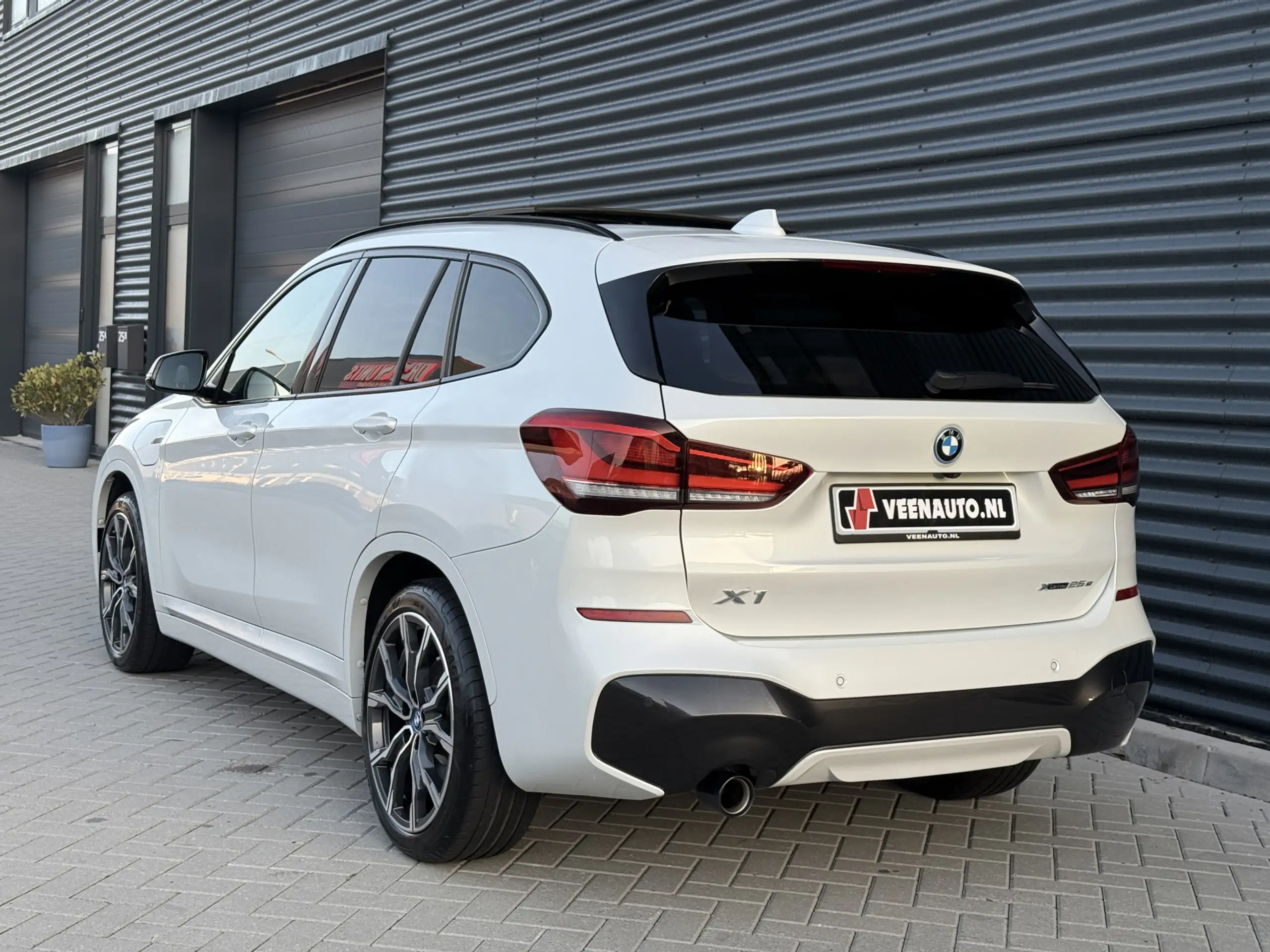 BMW - X1