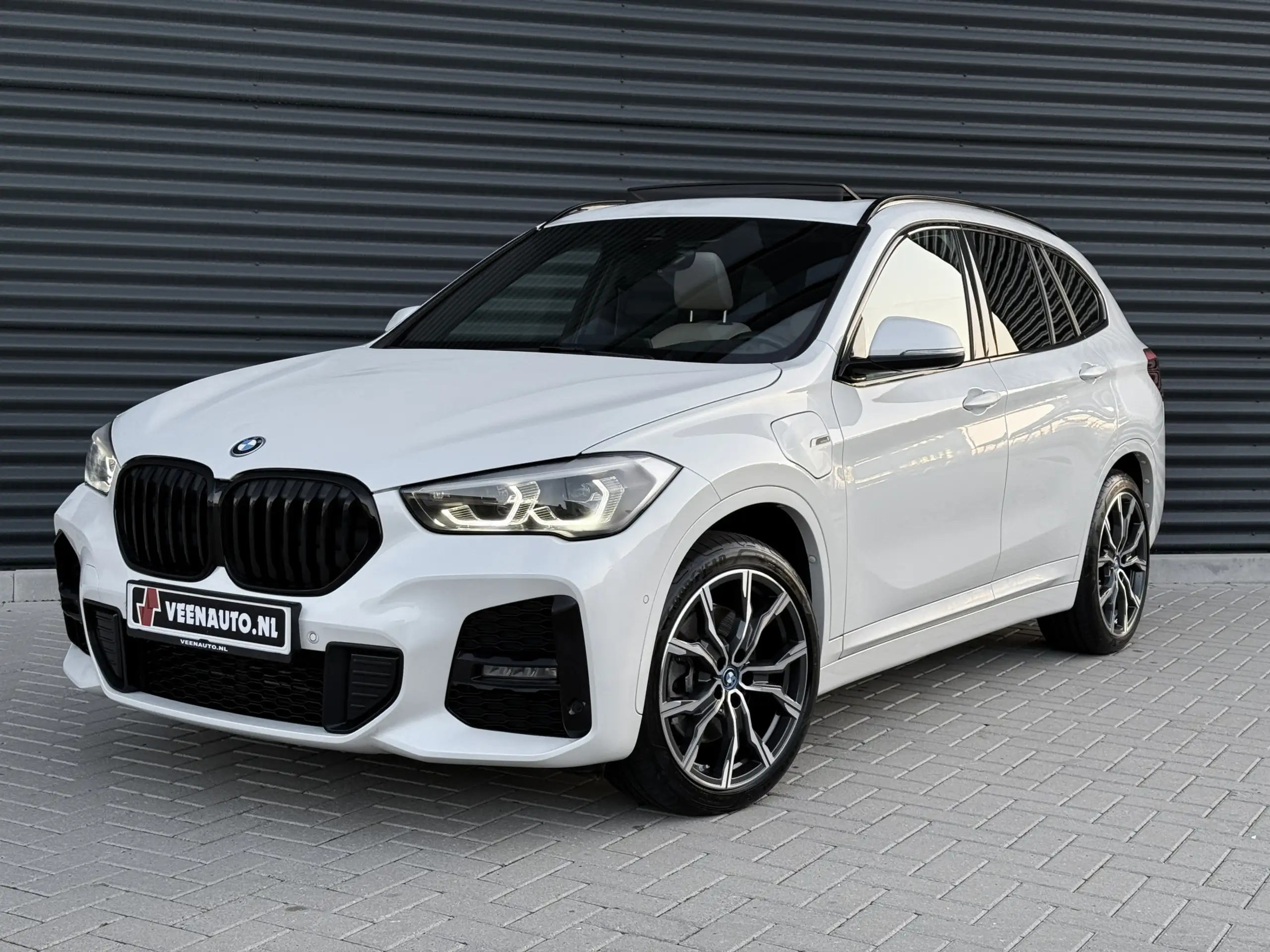 BMW - X1