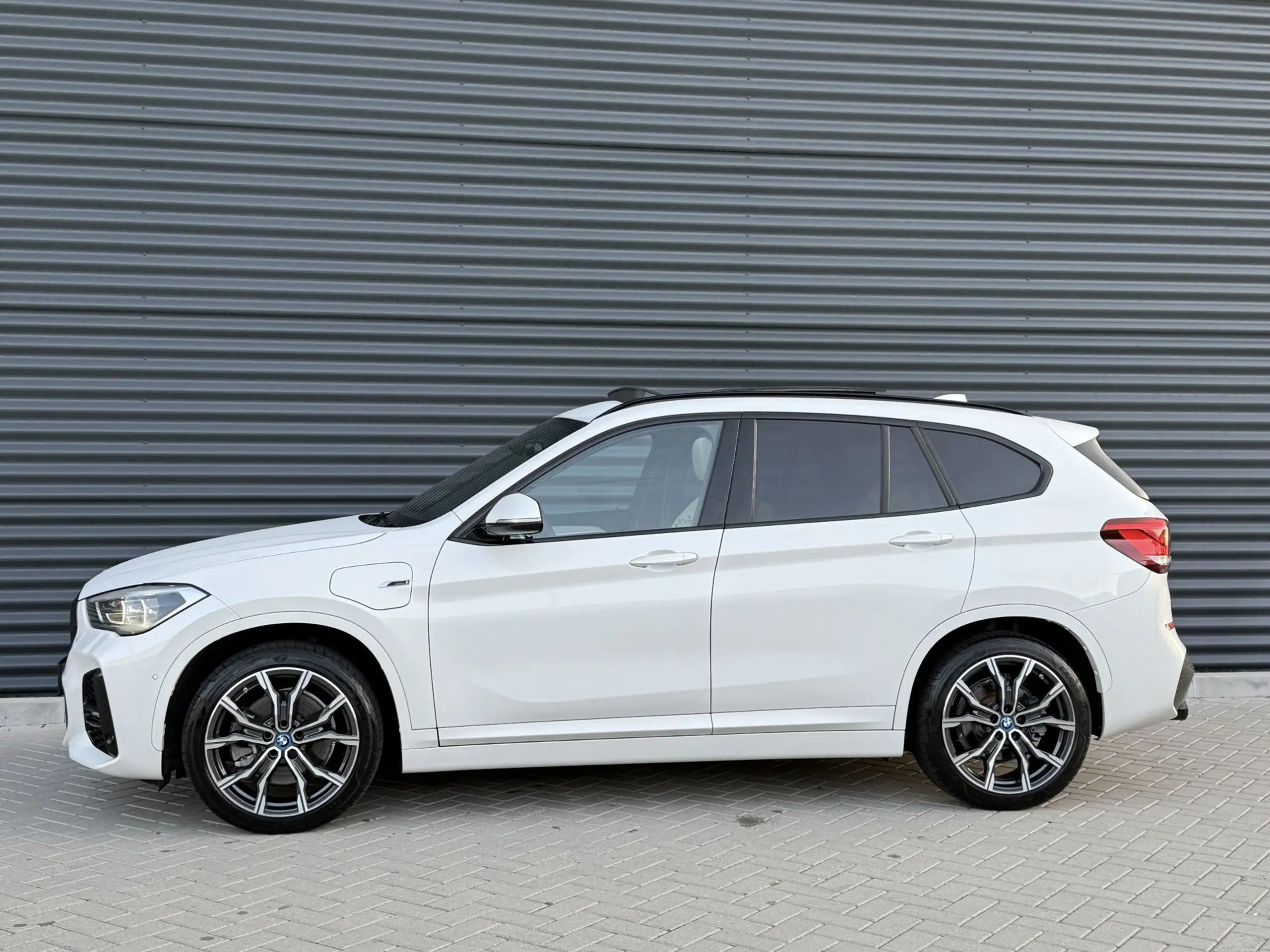 BMW - X1