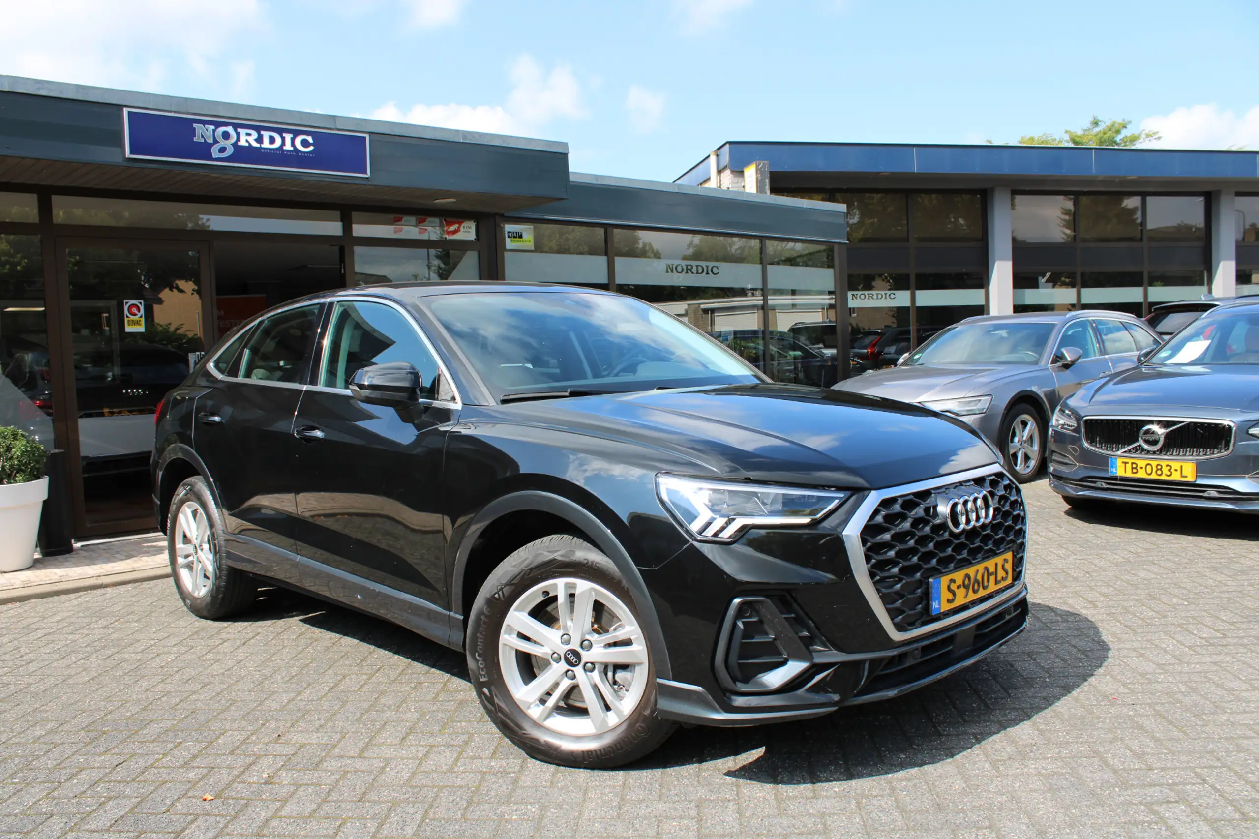 Audi - Q3