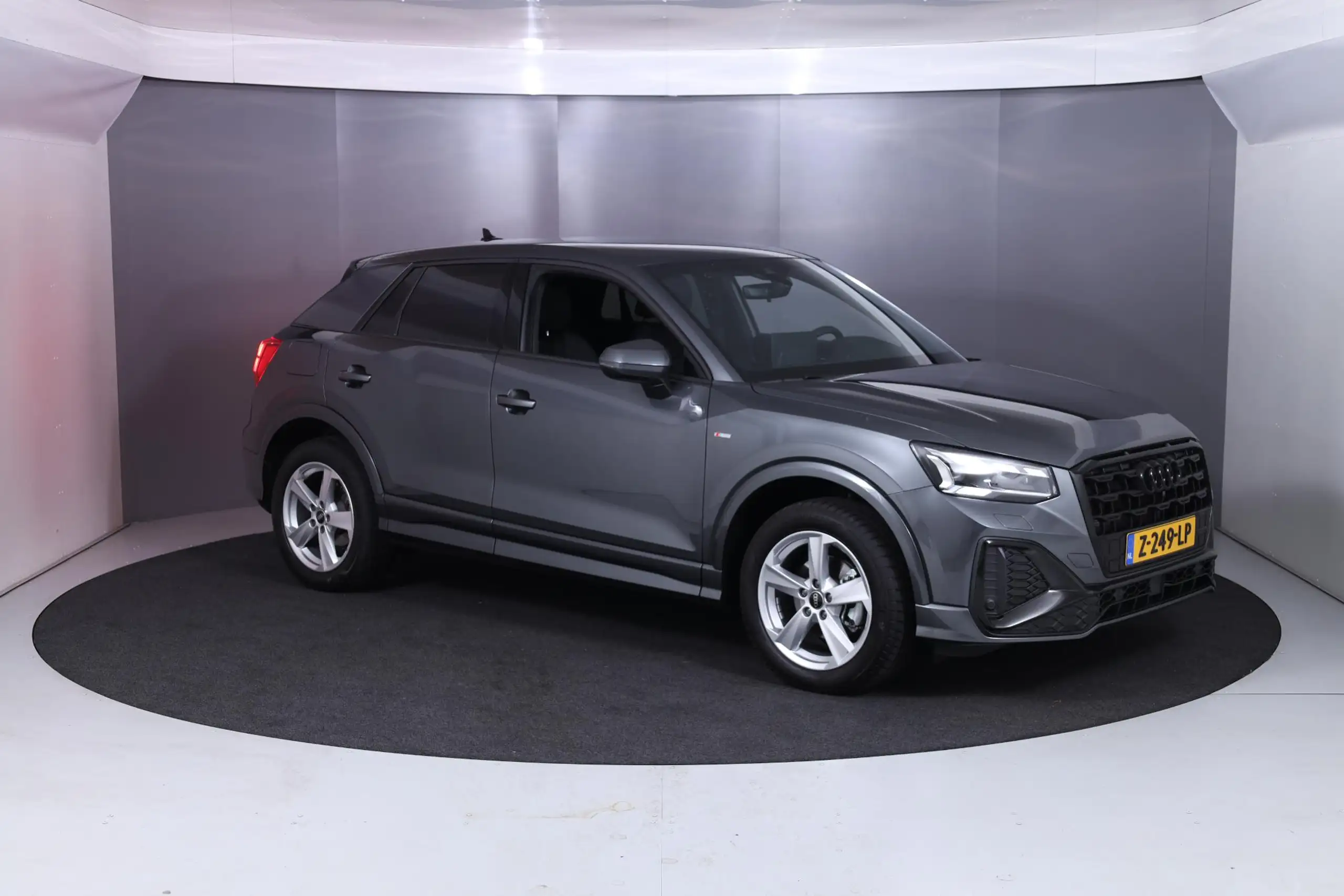 Audi - Q2