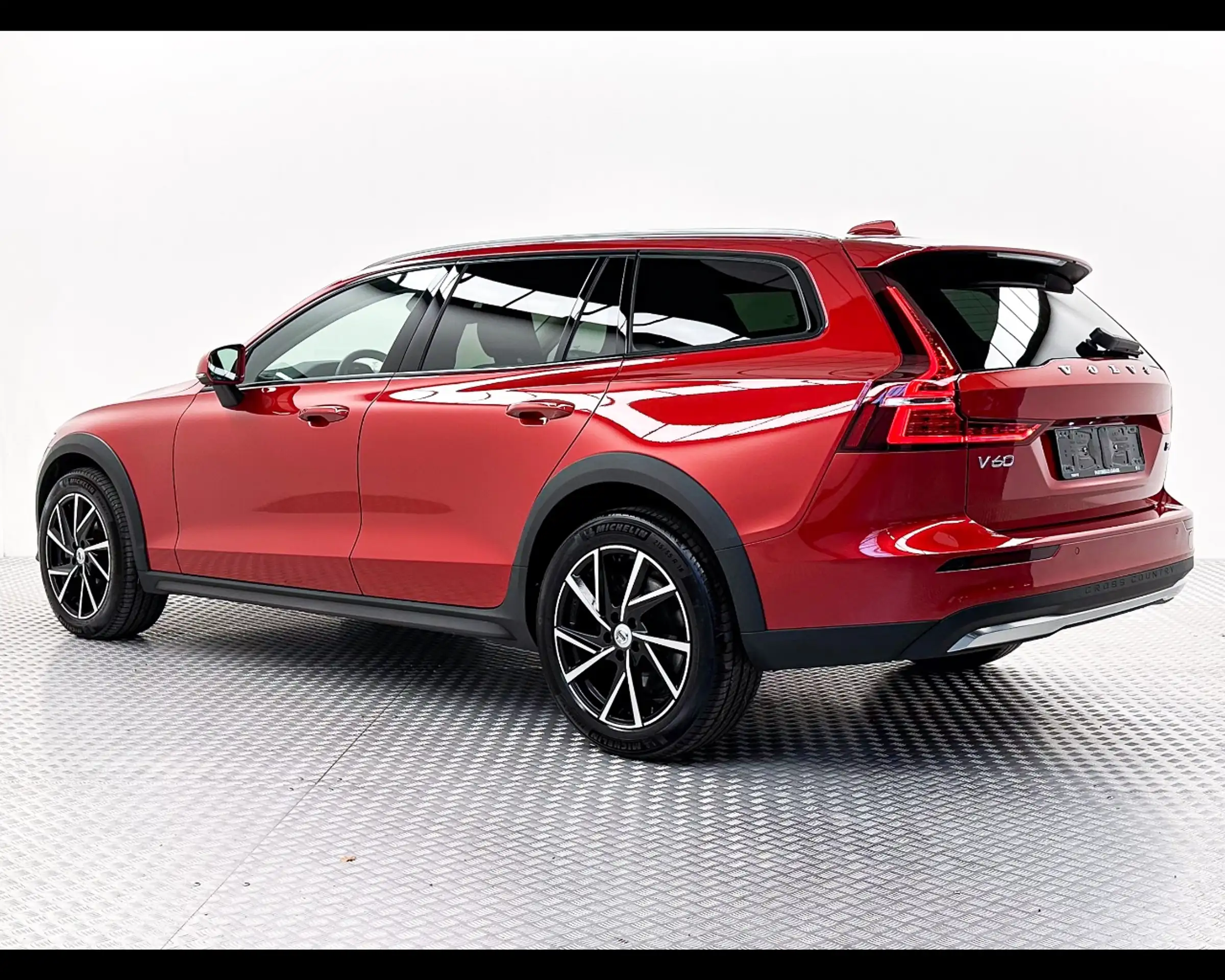 Volvo - V60 Cross Country