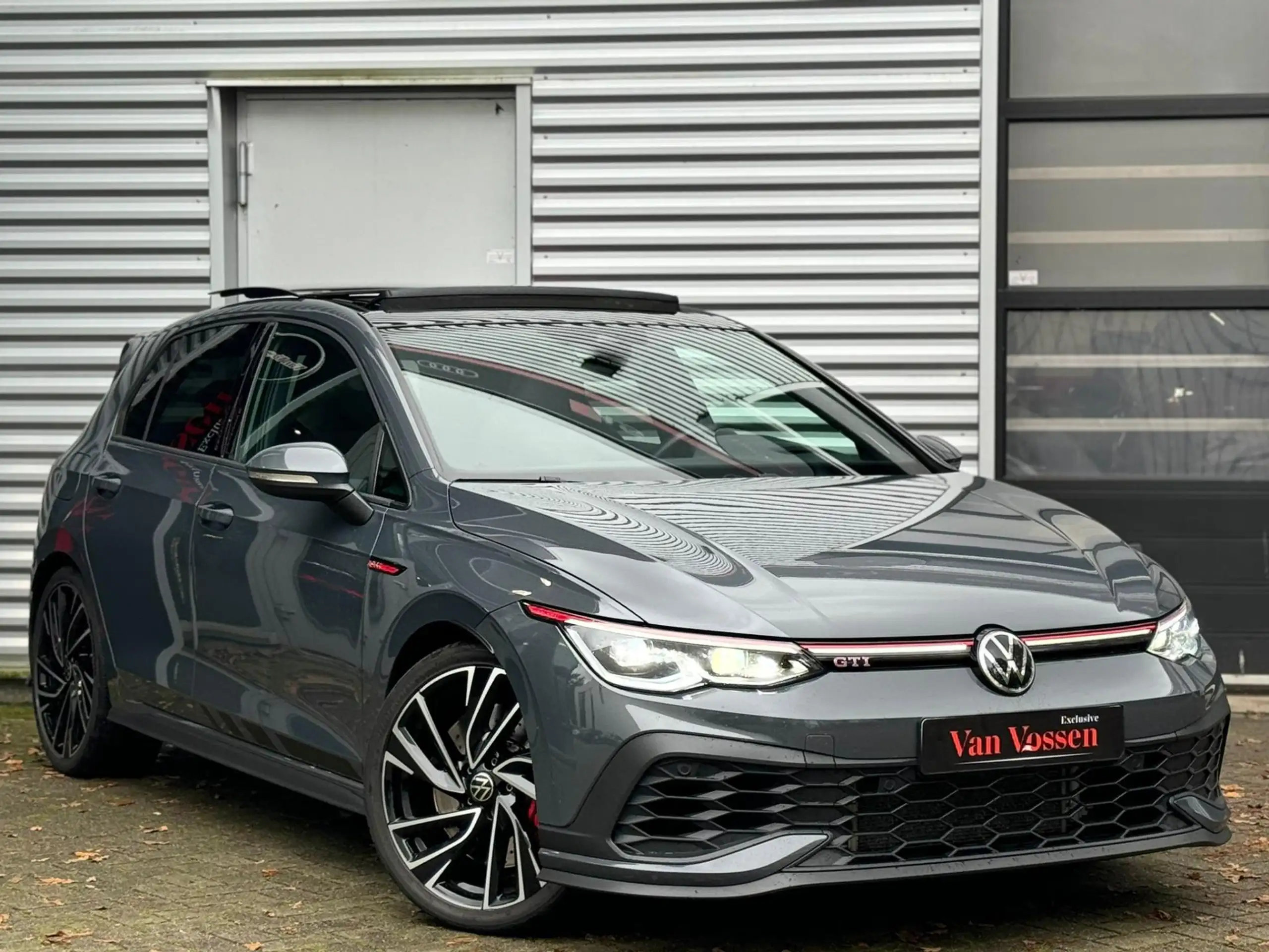 Volkswagen - Golf GTI