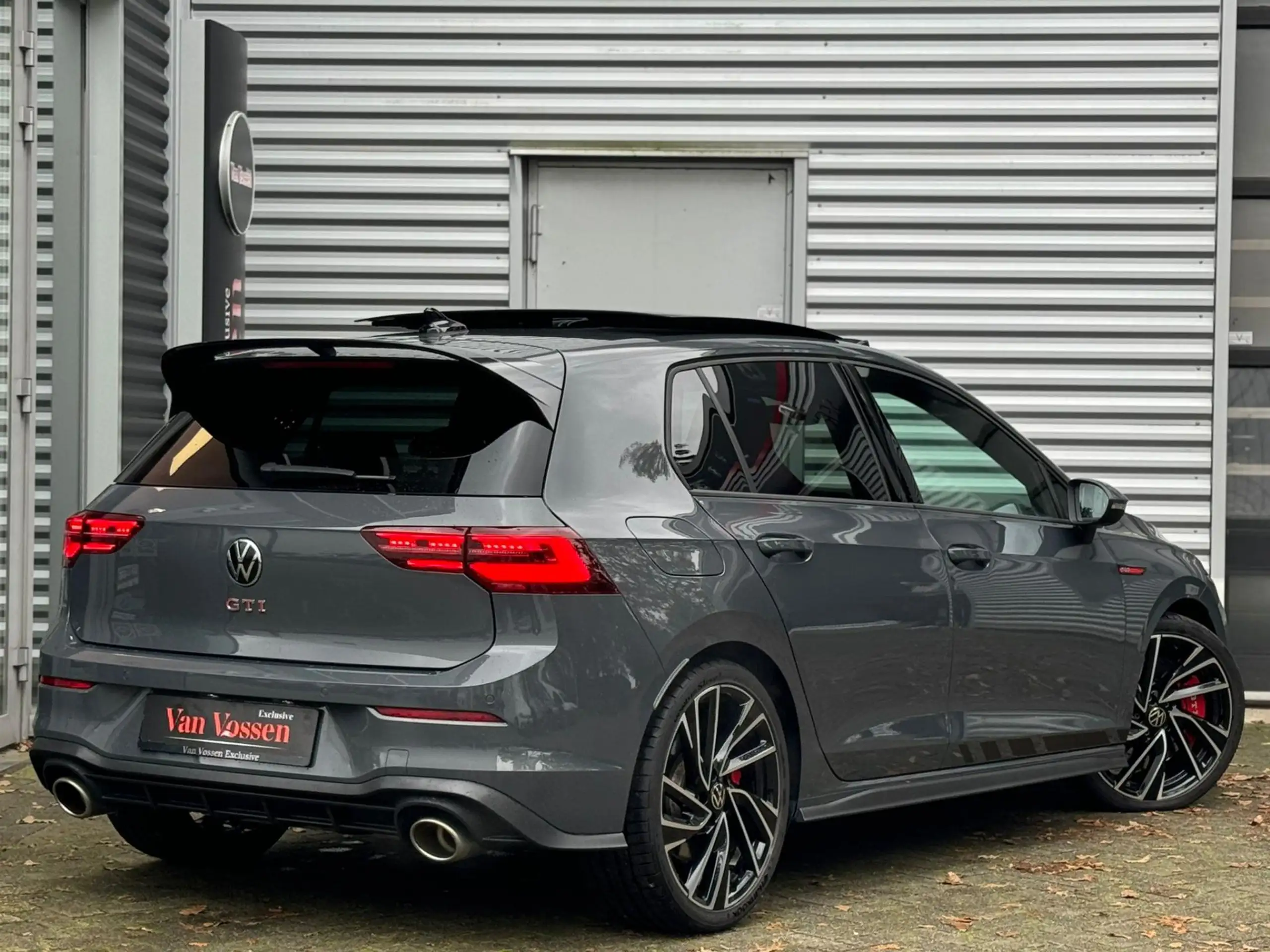 Volkswagen - Golf GTI