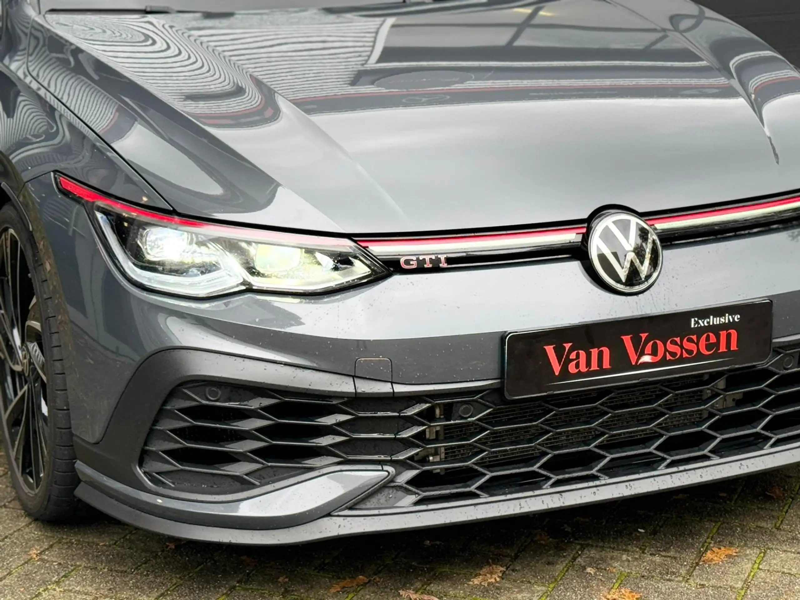 Volkswagen - Golf GTI