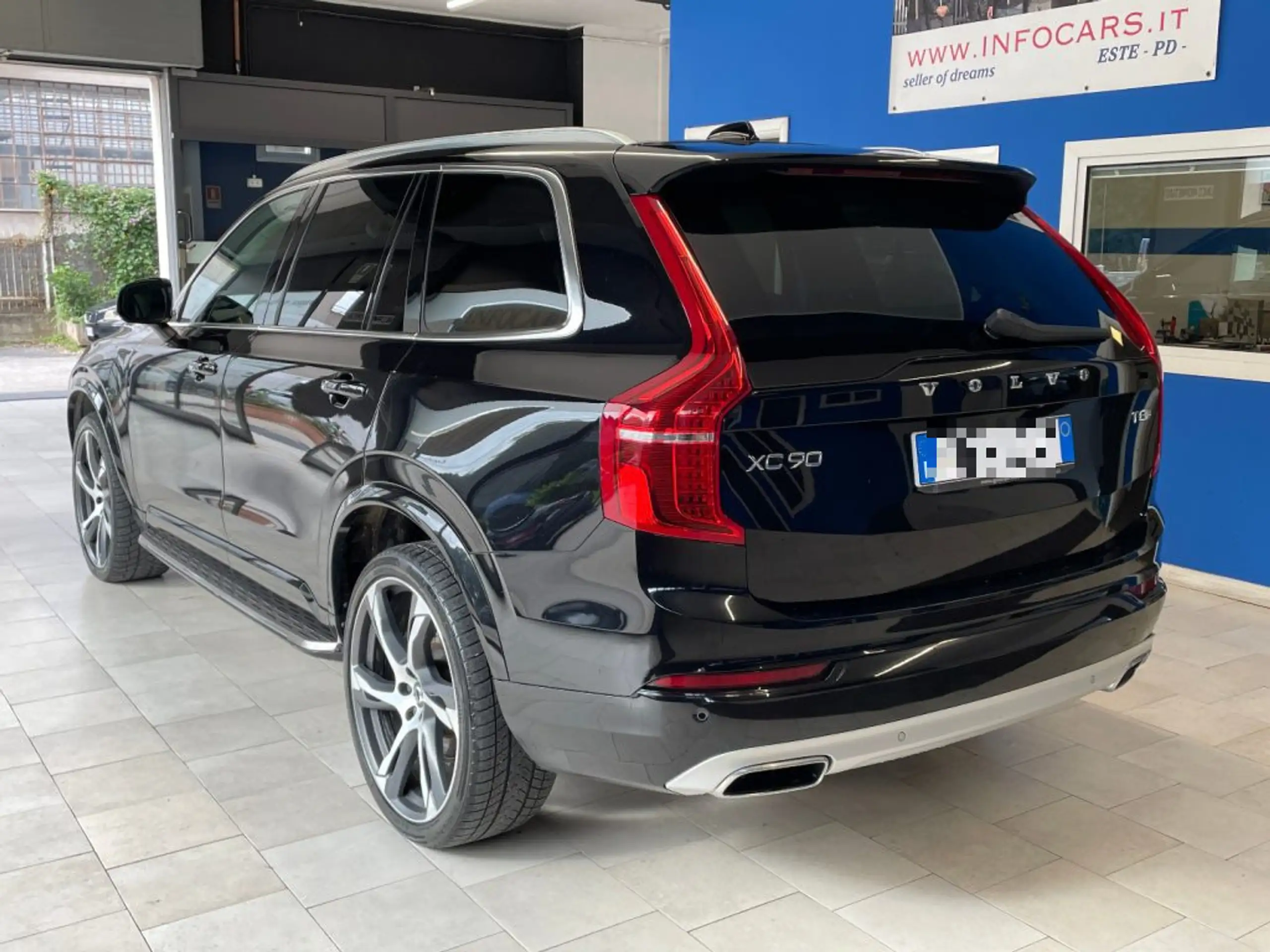 Volvo - XC90