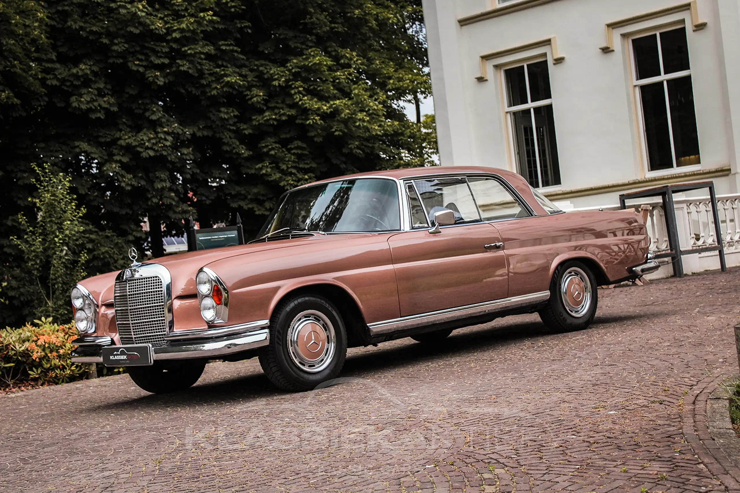 Mercedes-Benz - 280