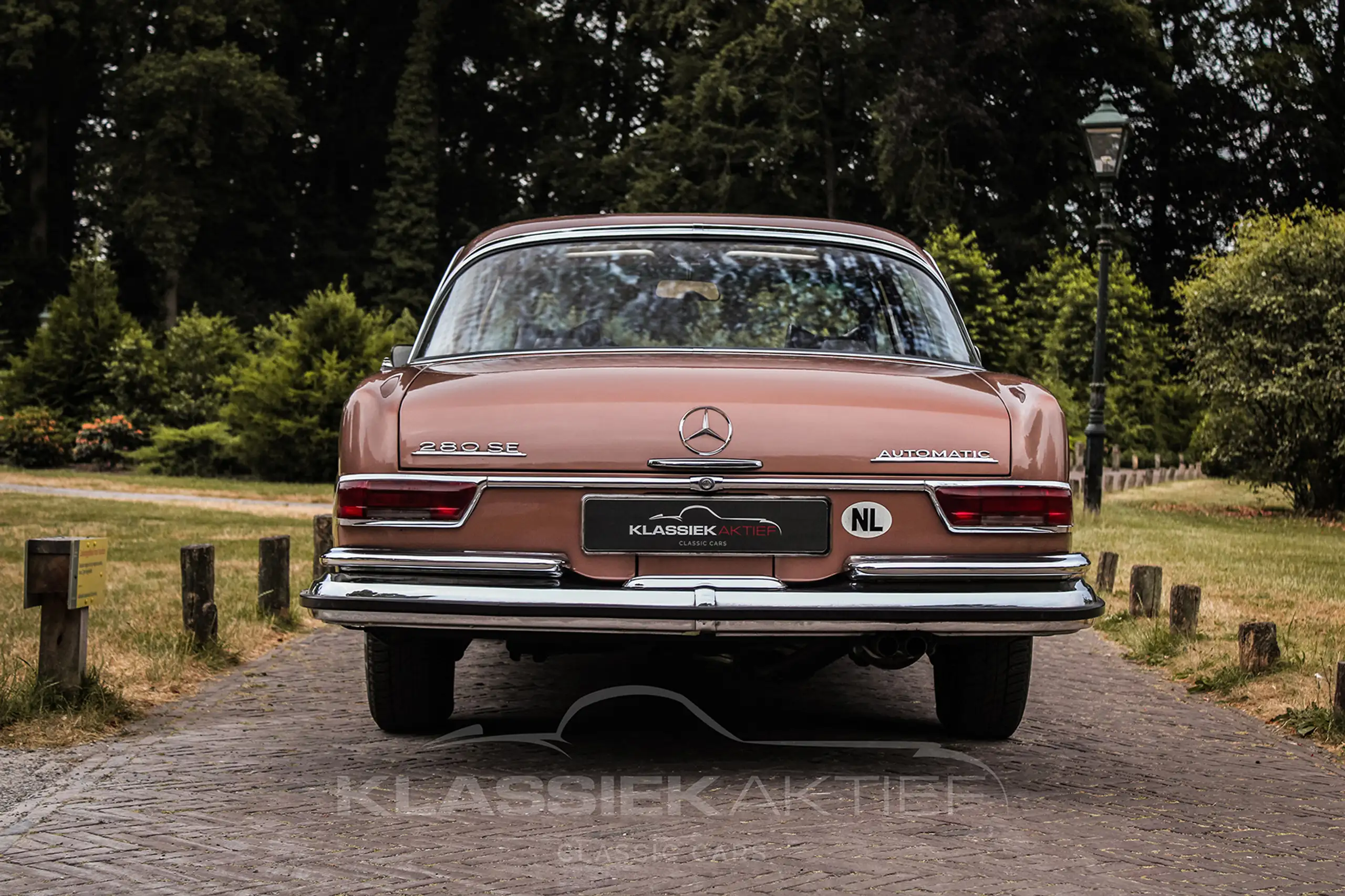 Mercedes-Benz - 280