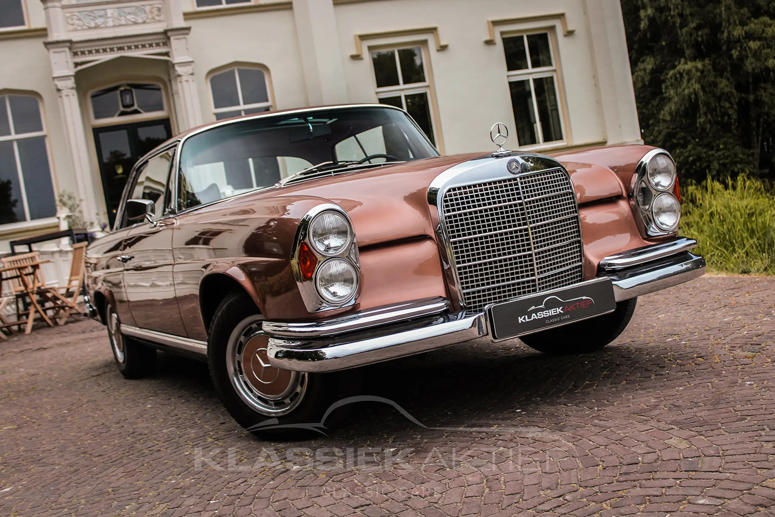 Mercedes-Benz - 280