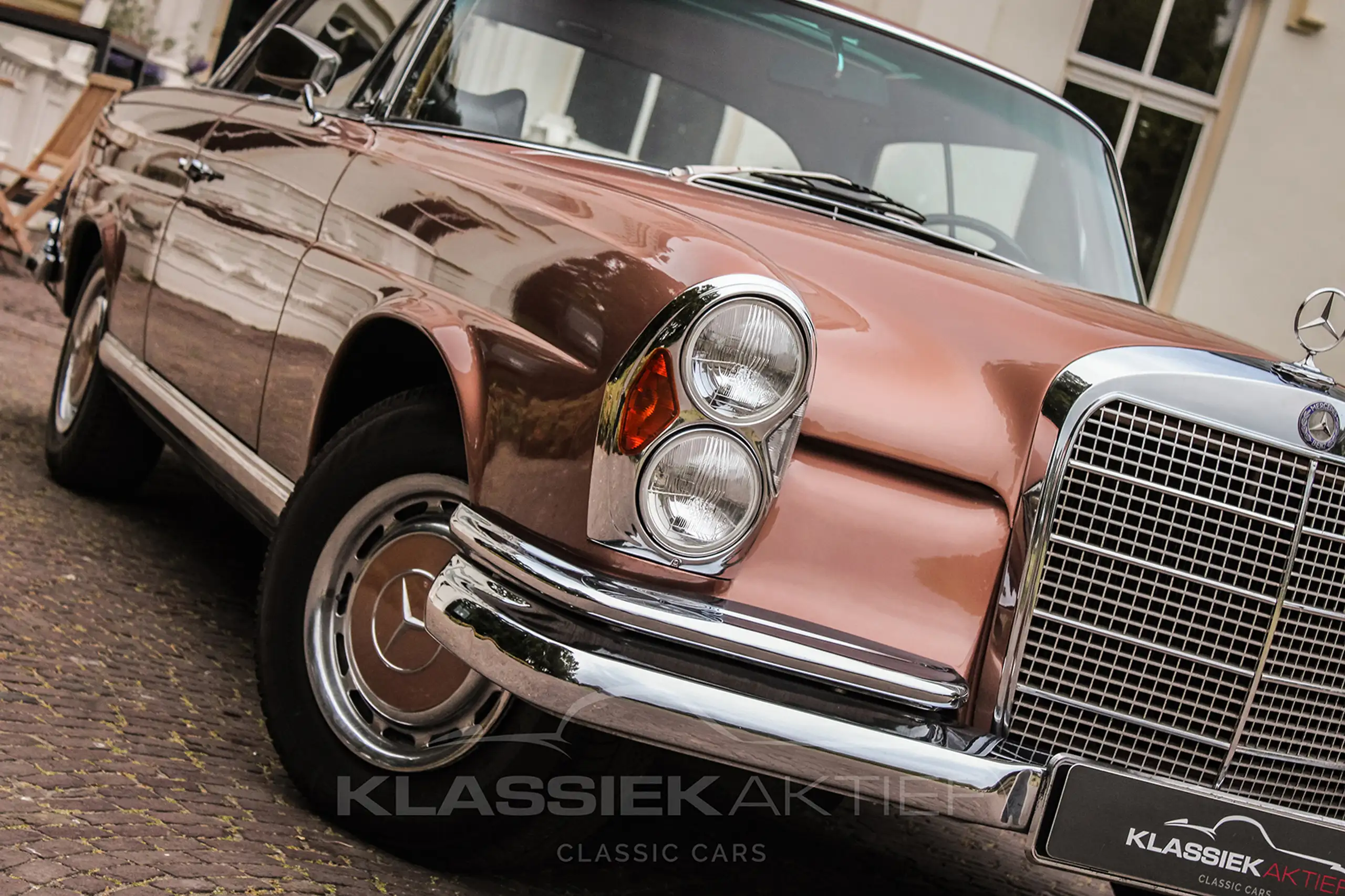 Mercedes-Benz - 280