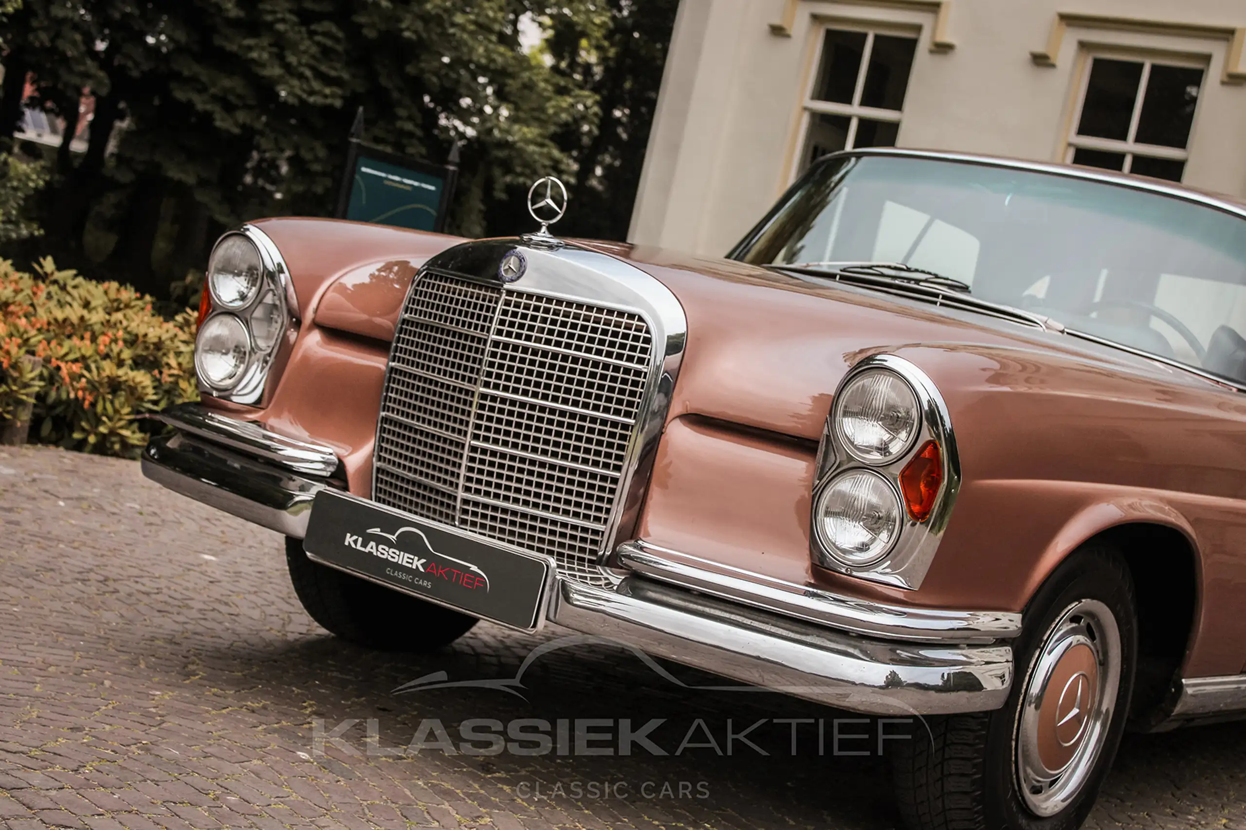 Mercedes-Benz - 280