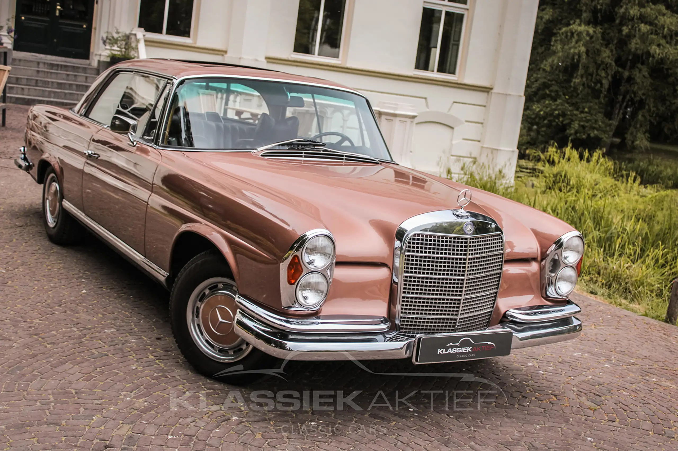 Mercedes-Benz - 280