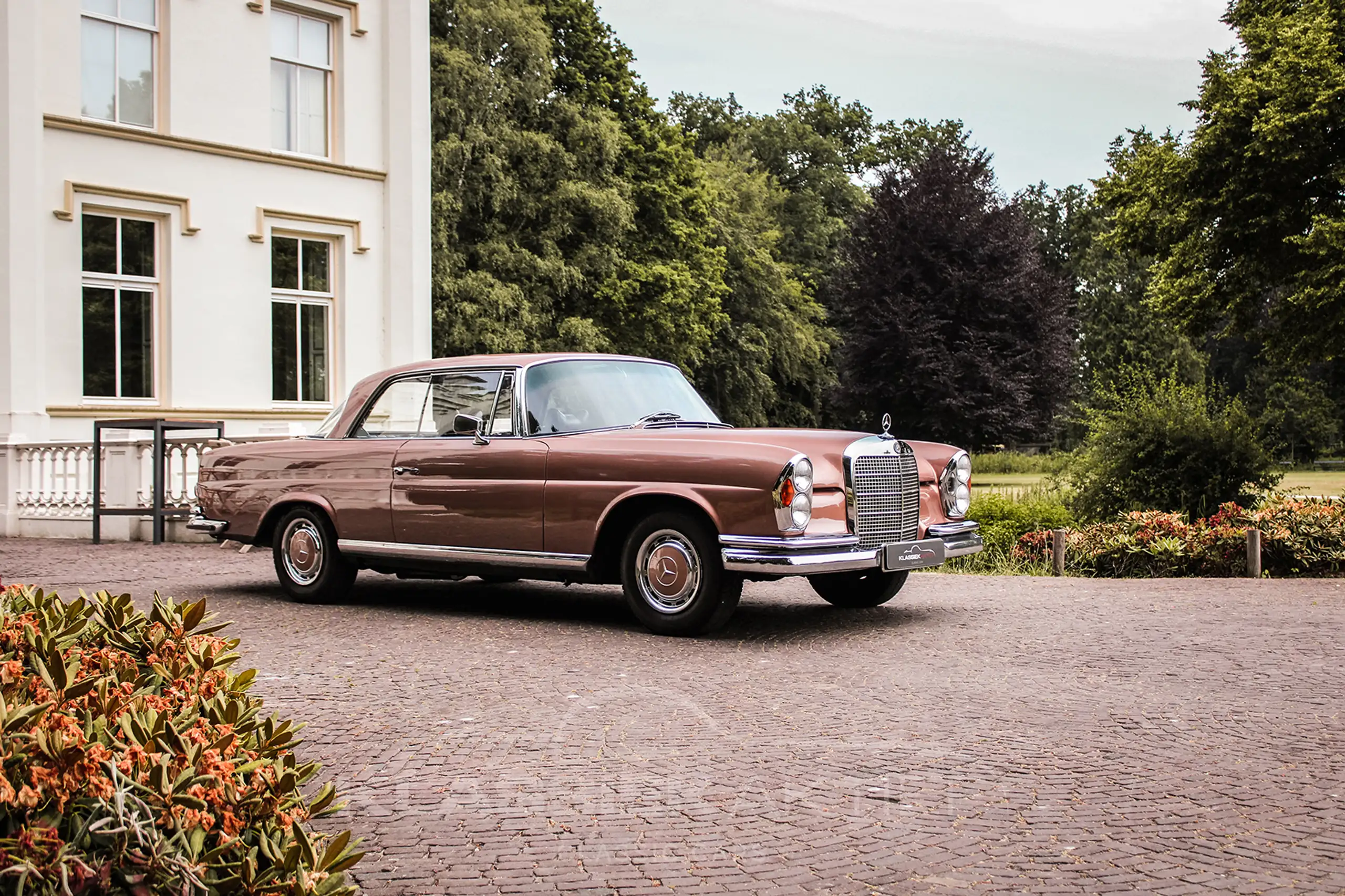 Mercedes-Benz - 280