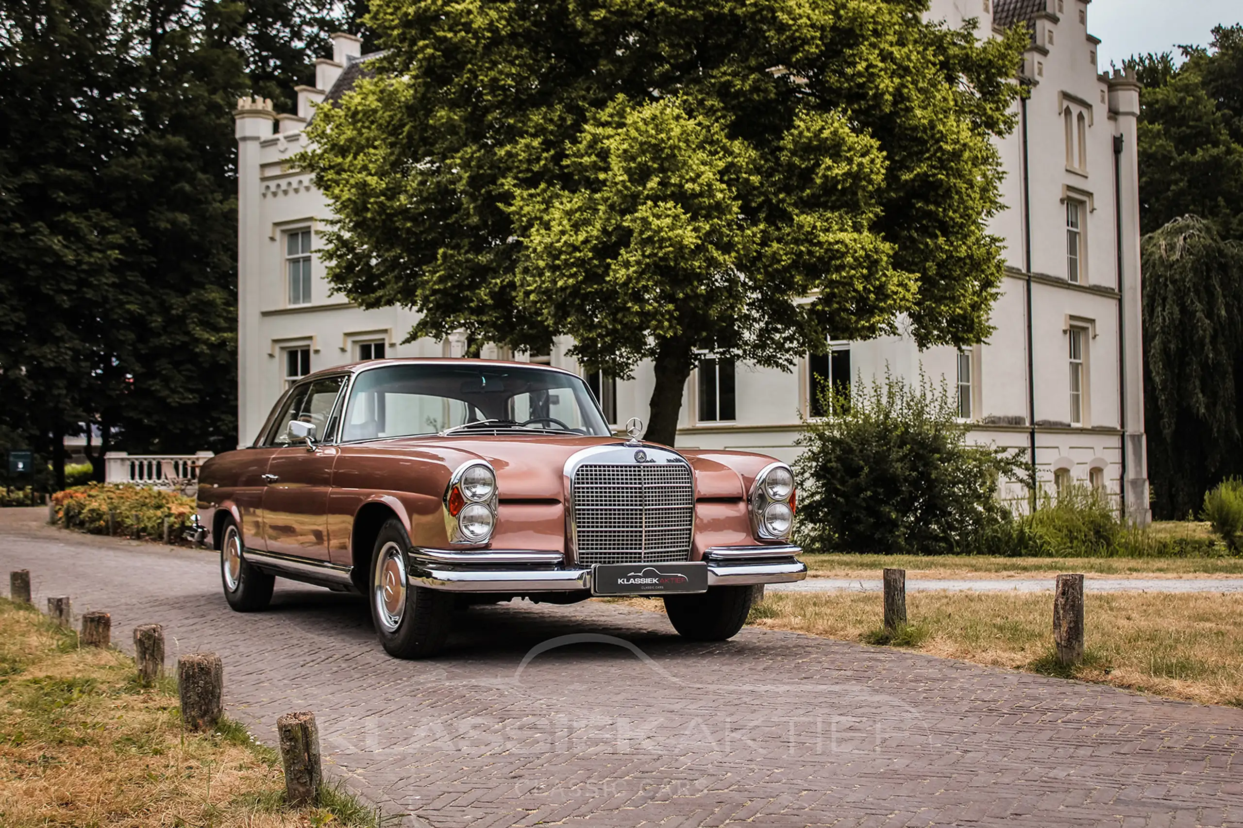 Mercedes-Benz - 280