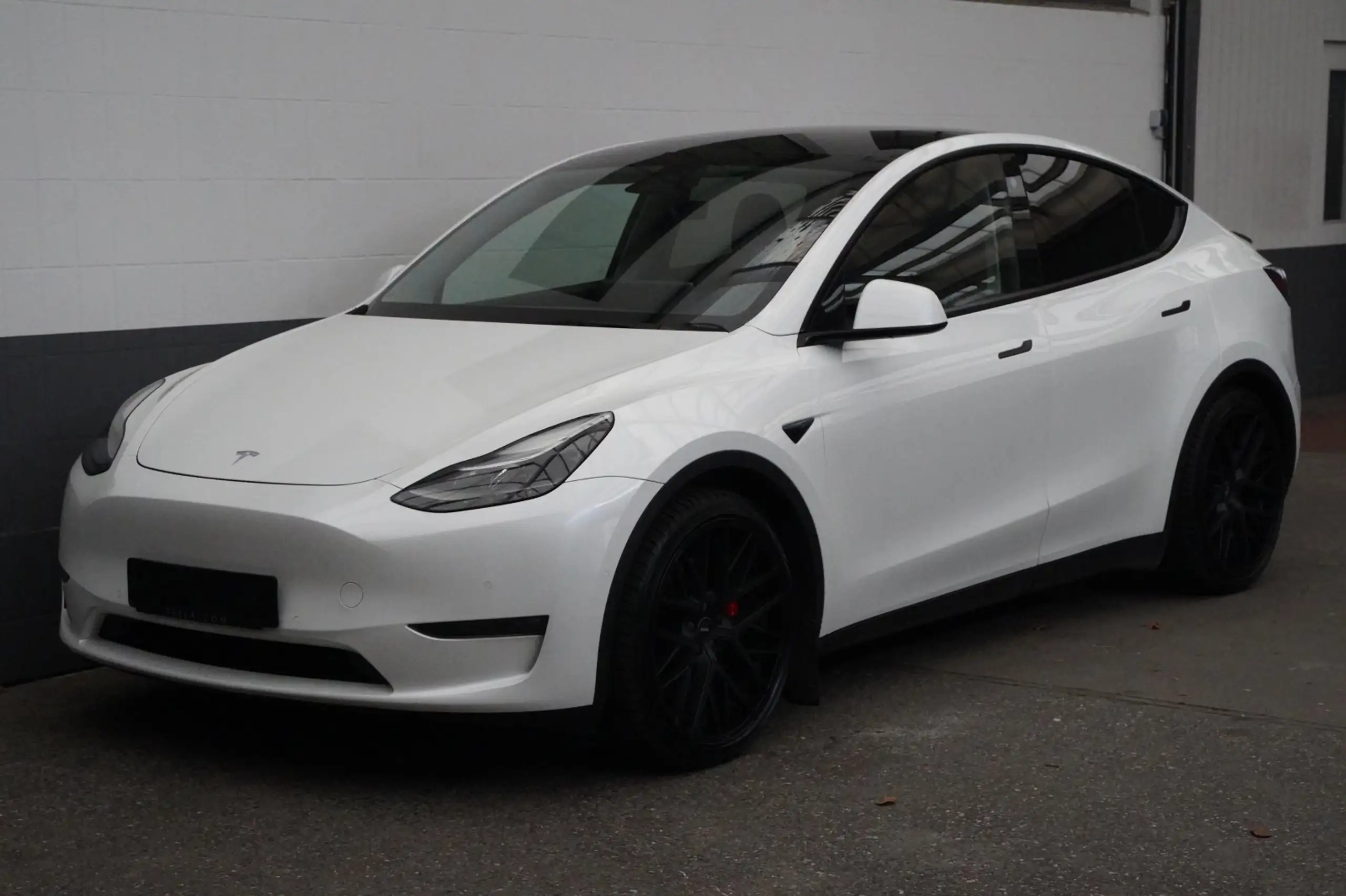 Tesla - Model Y