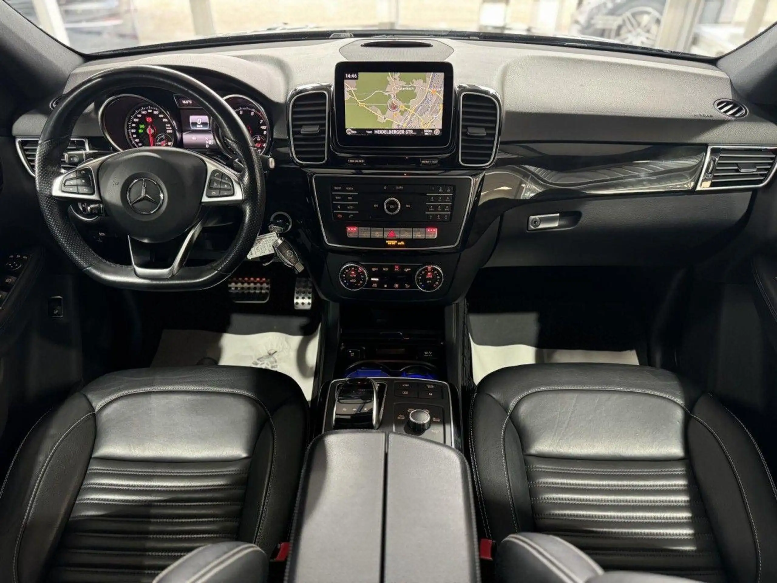 Mercedes-Benz - GLE 400