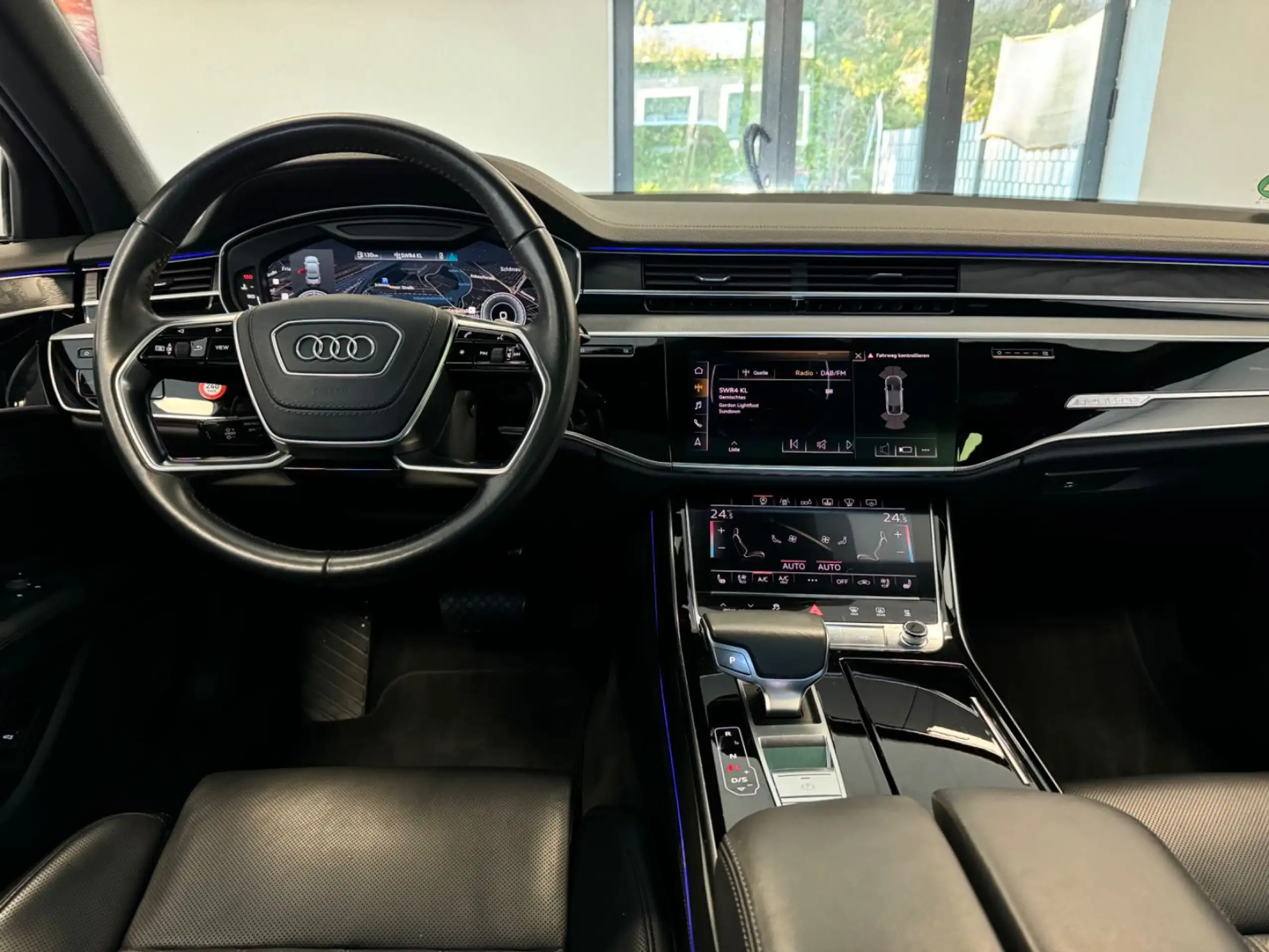 Audi - A8