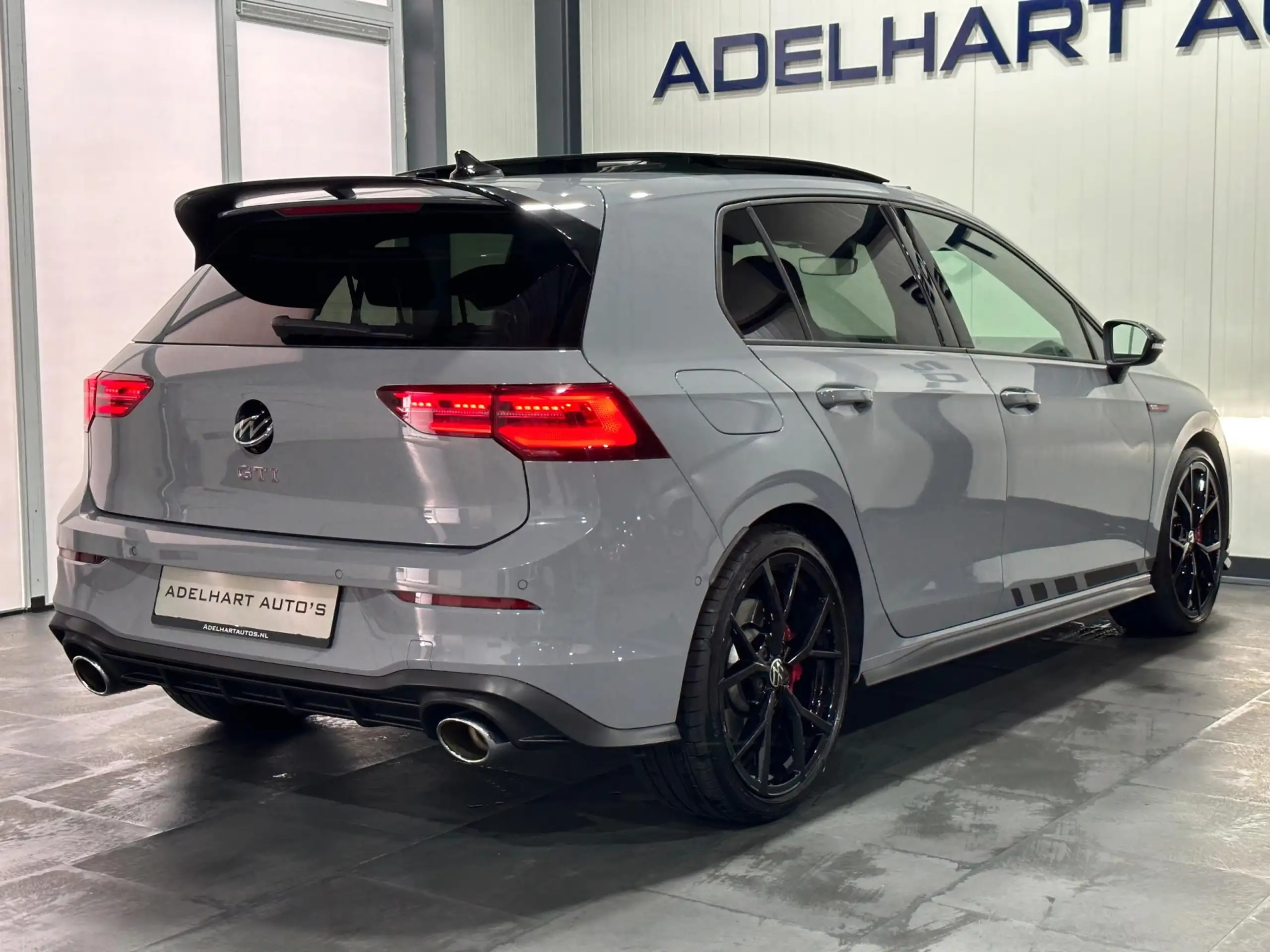 Volkswagen - Golf GTI