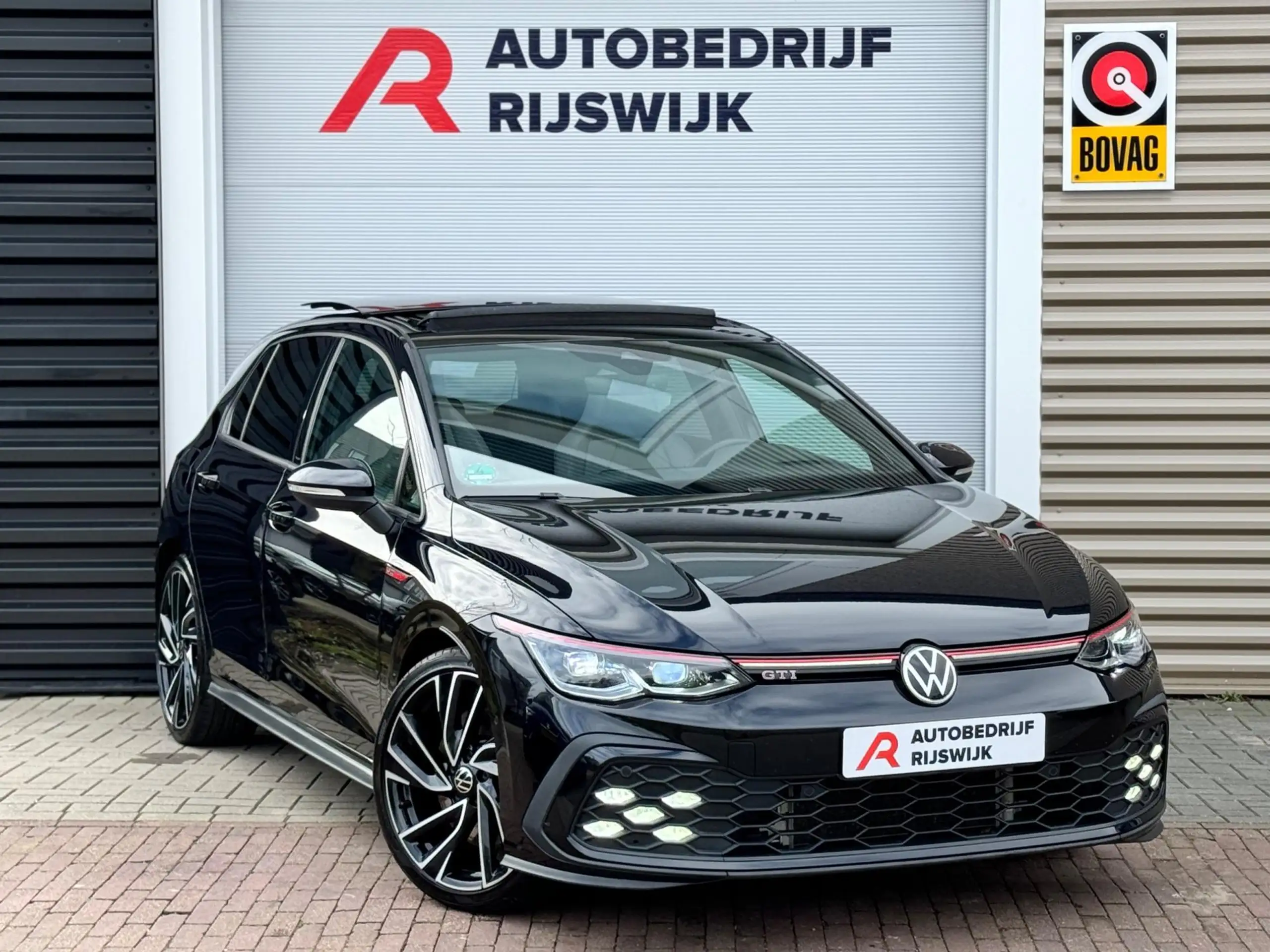 Volkswagen - Golf GTI