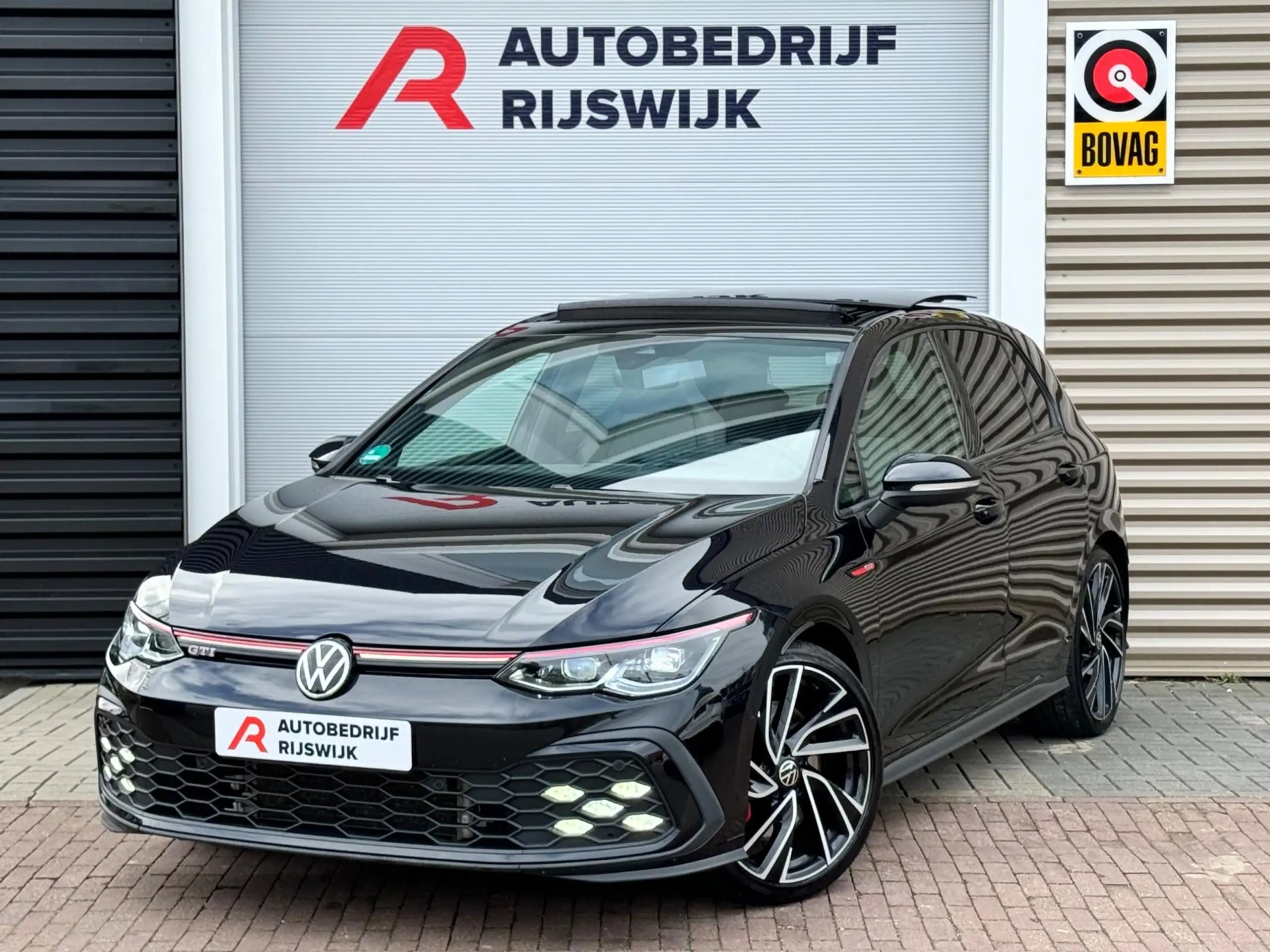 Volkswagen - Golf GTI