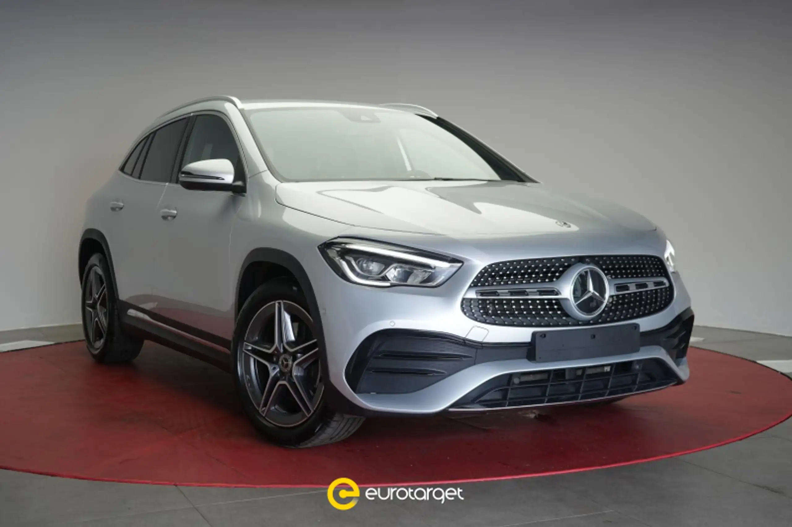 Mercedes-Benz - GLA 200