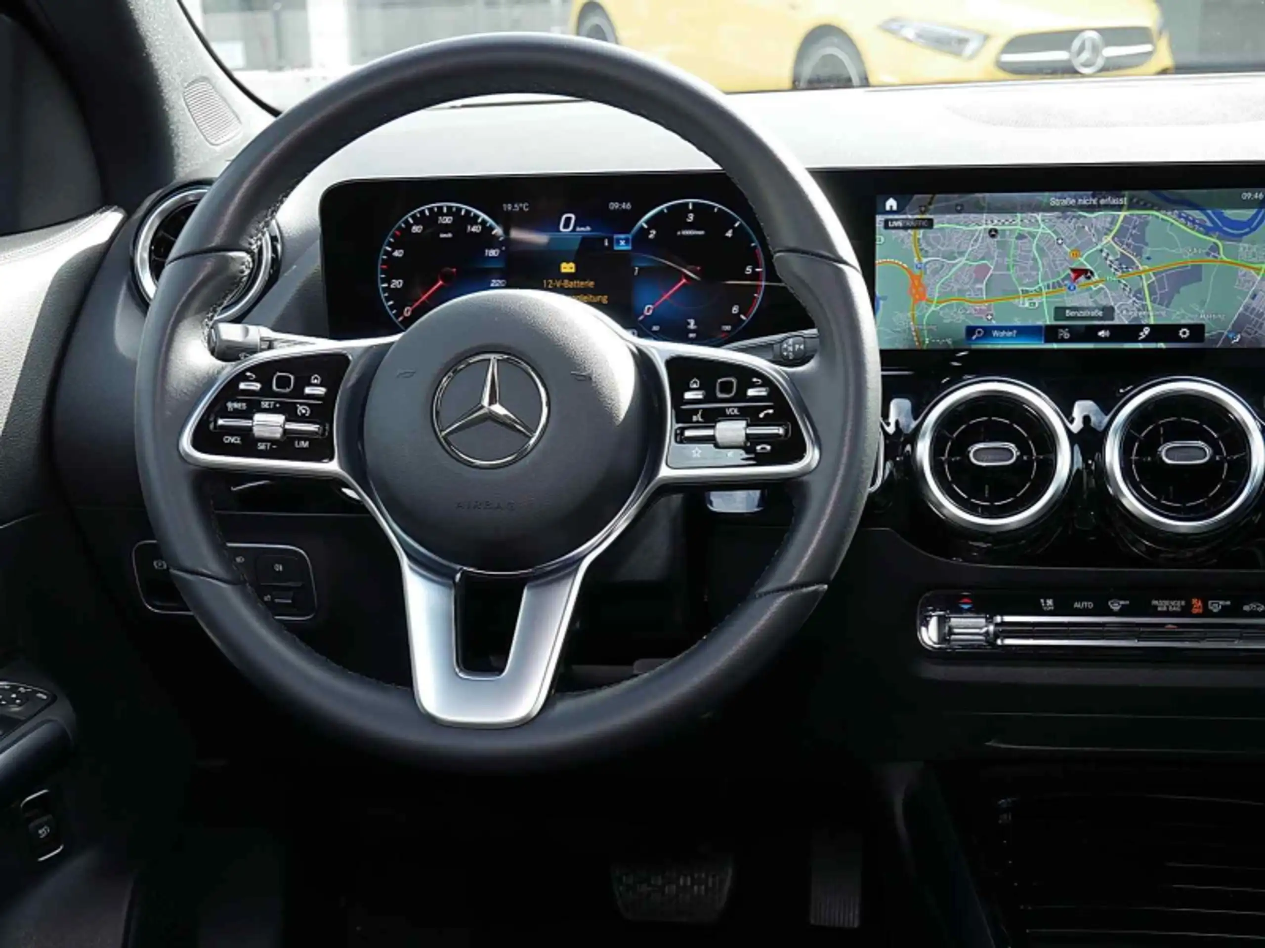 Mercedes-Benz - GLA 180