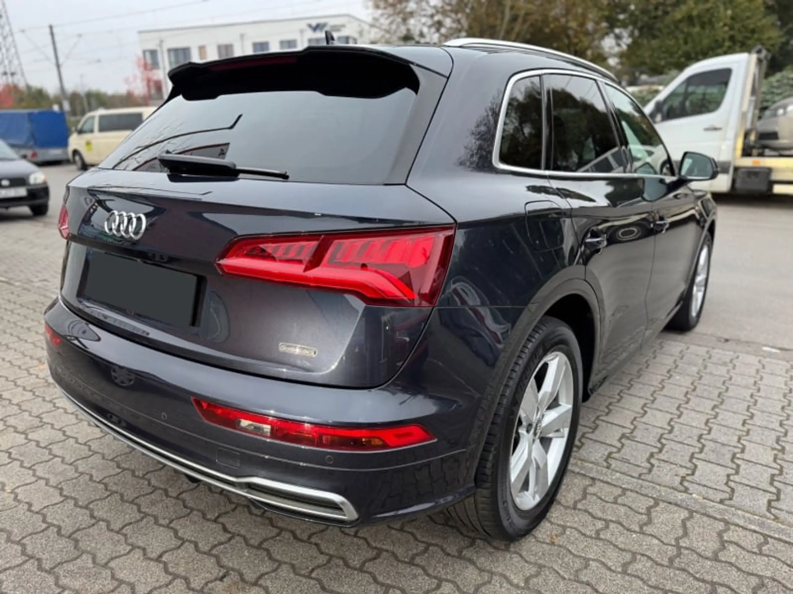 Audi - Q5