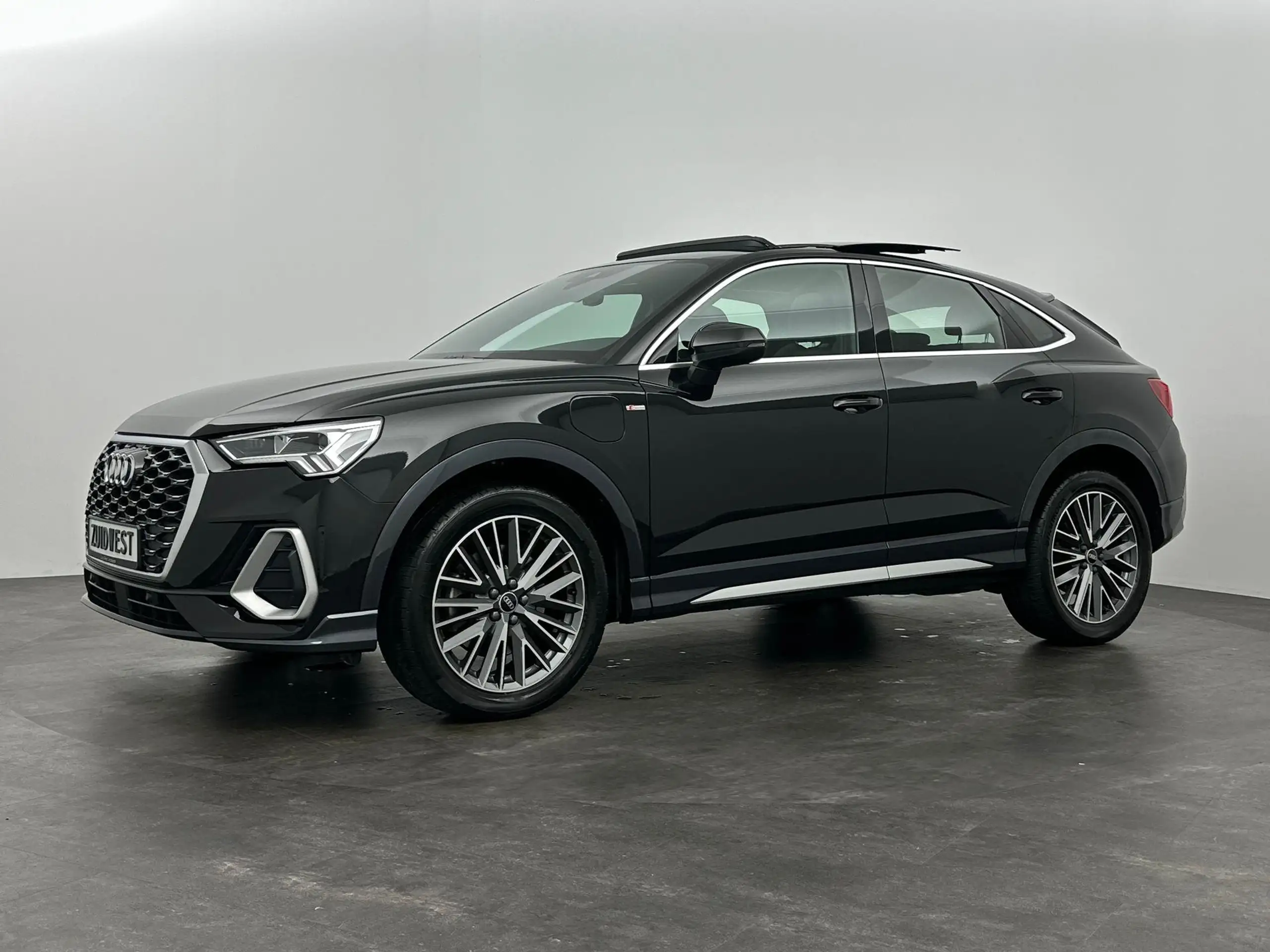 Audi - Q3