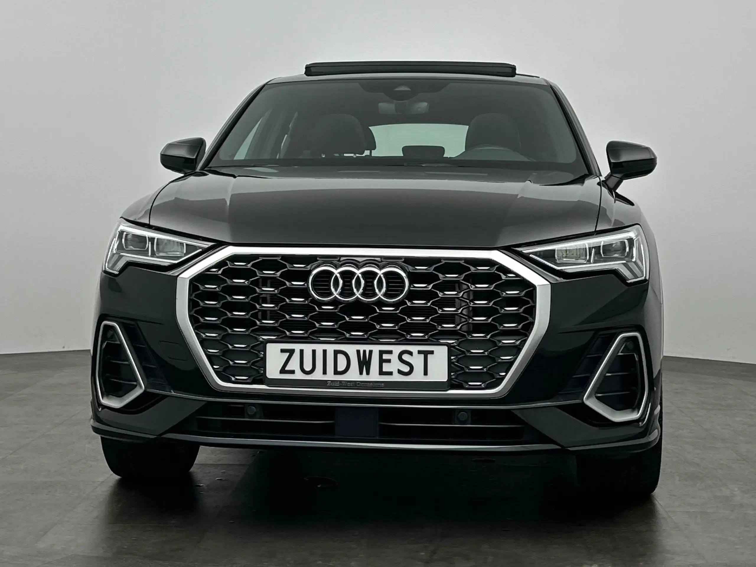 Audi - Q3