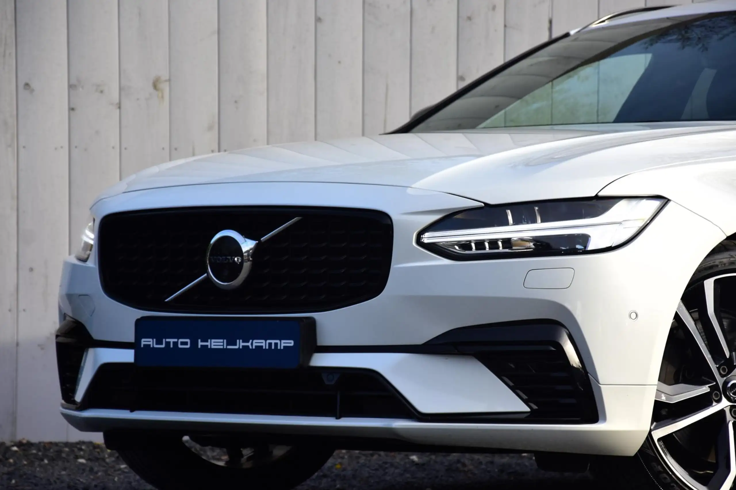 Volvo - V90