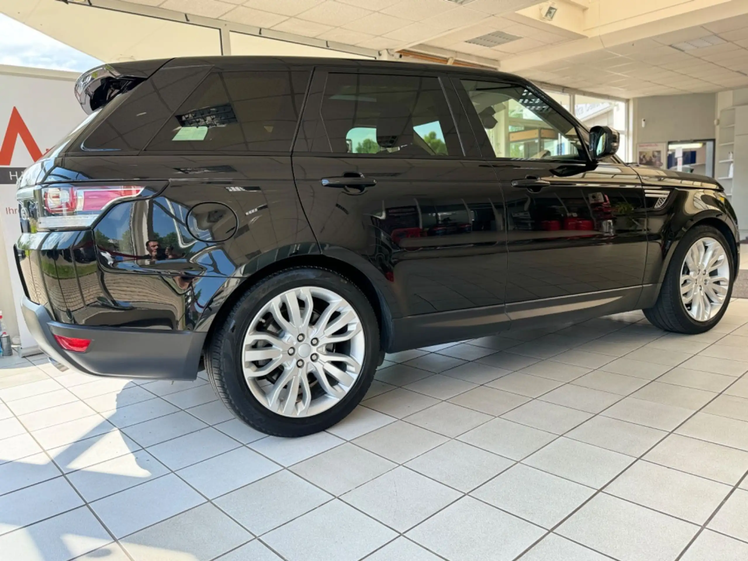 Land Rover - Range Rover Sport