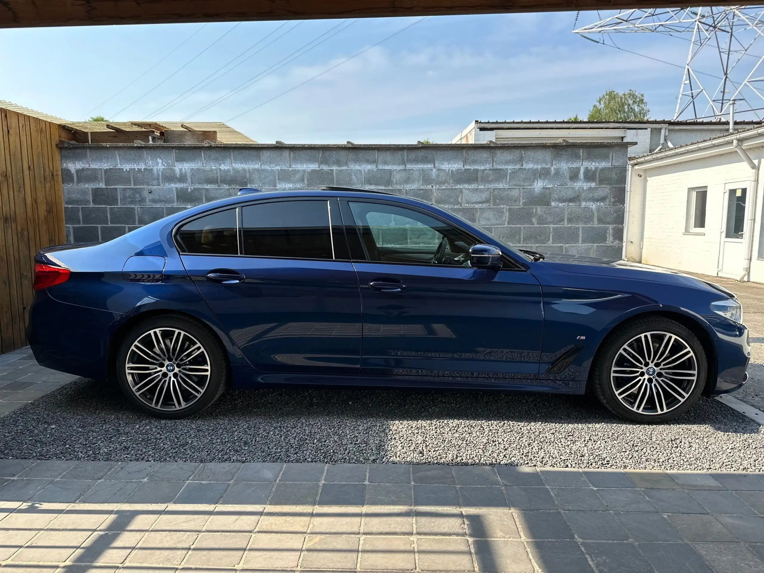 BMW - 530