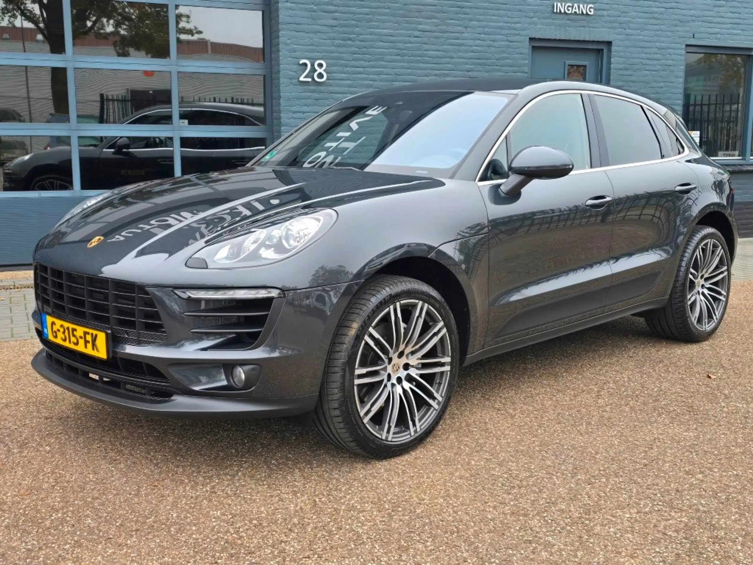 Porsche - Macan