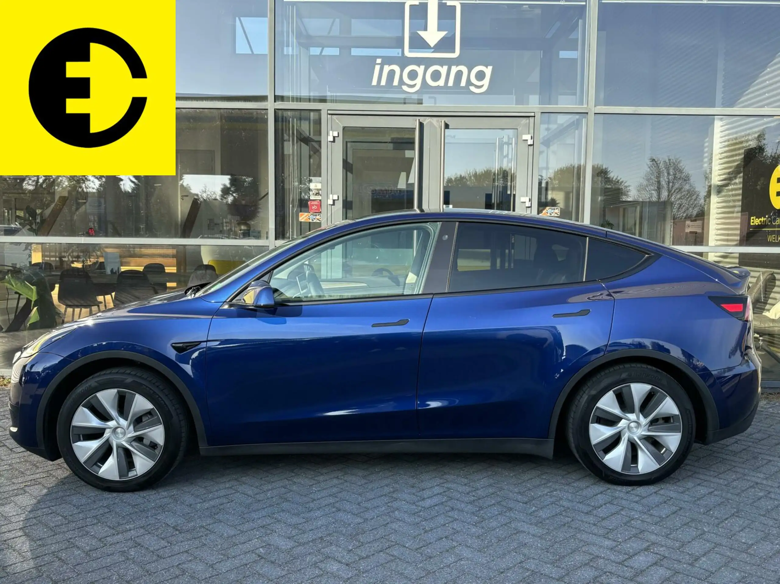 Tesla - Model Y