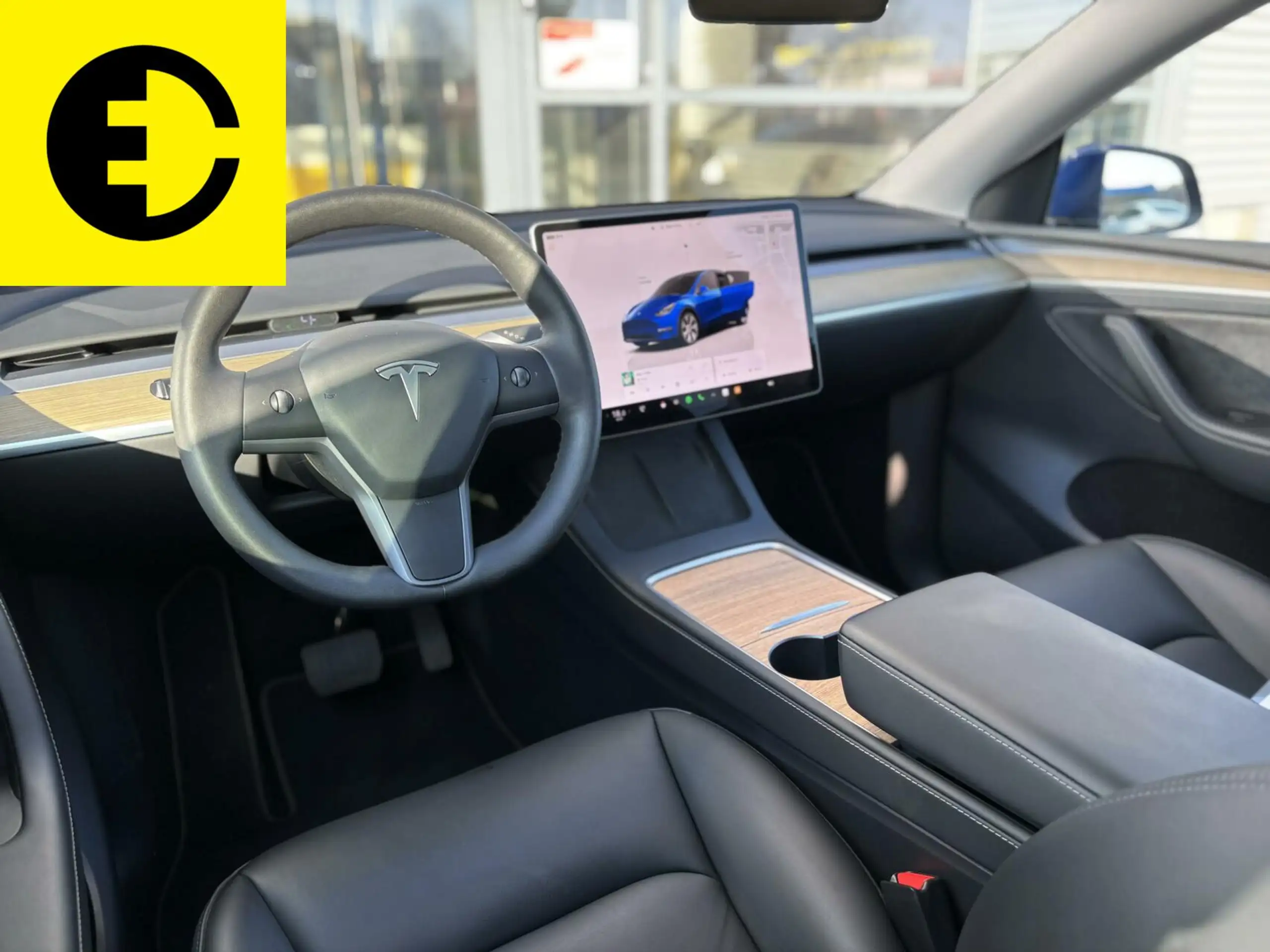 Tesla - Model Y