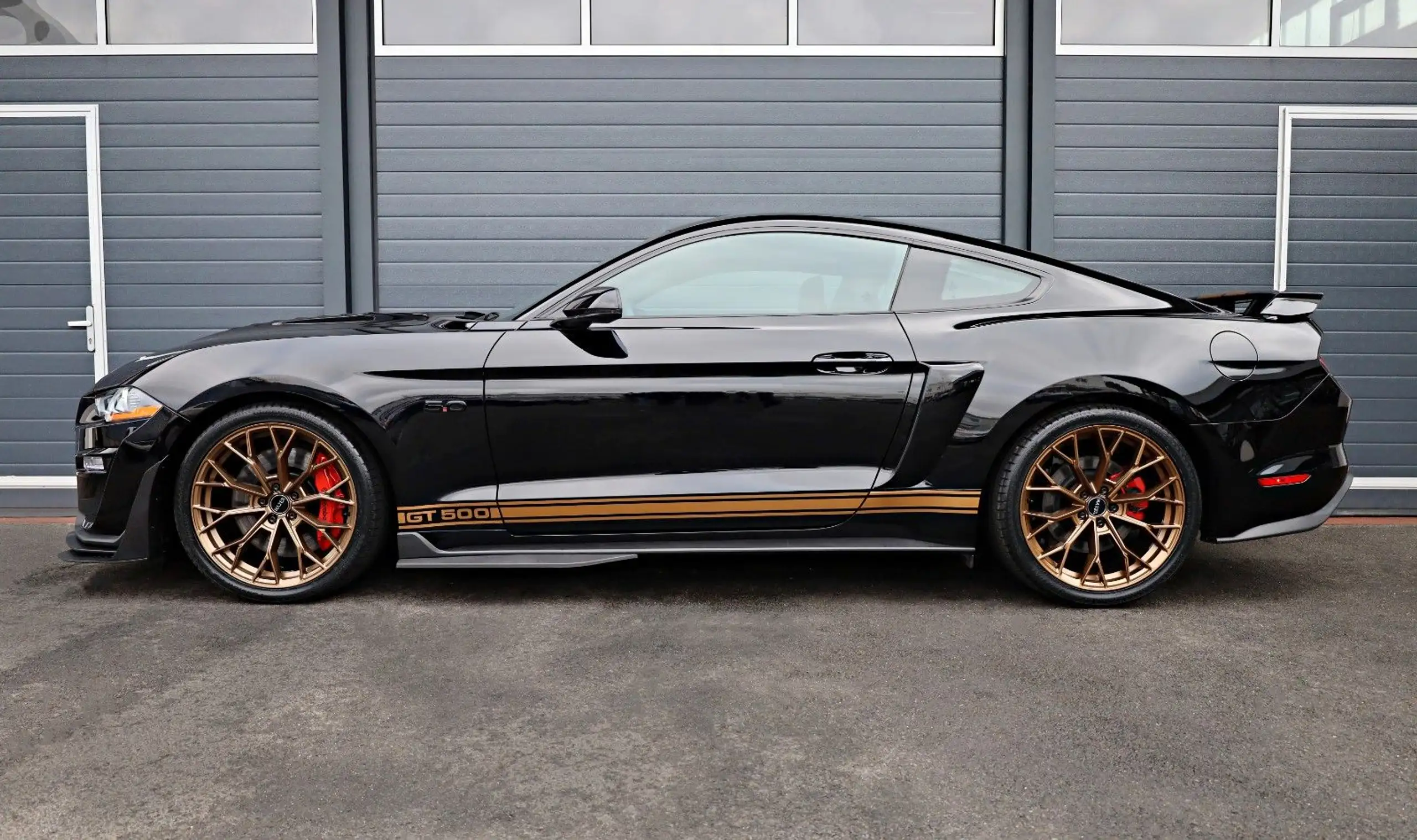 Ford - Mustang